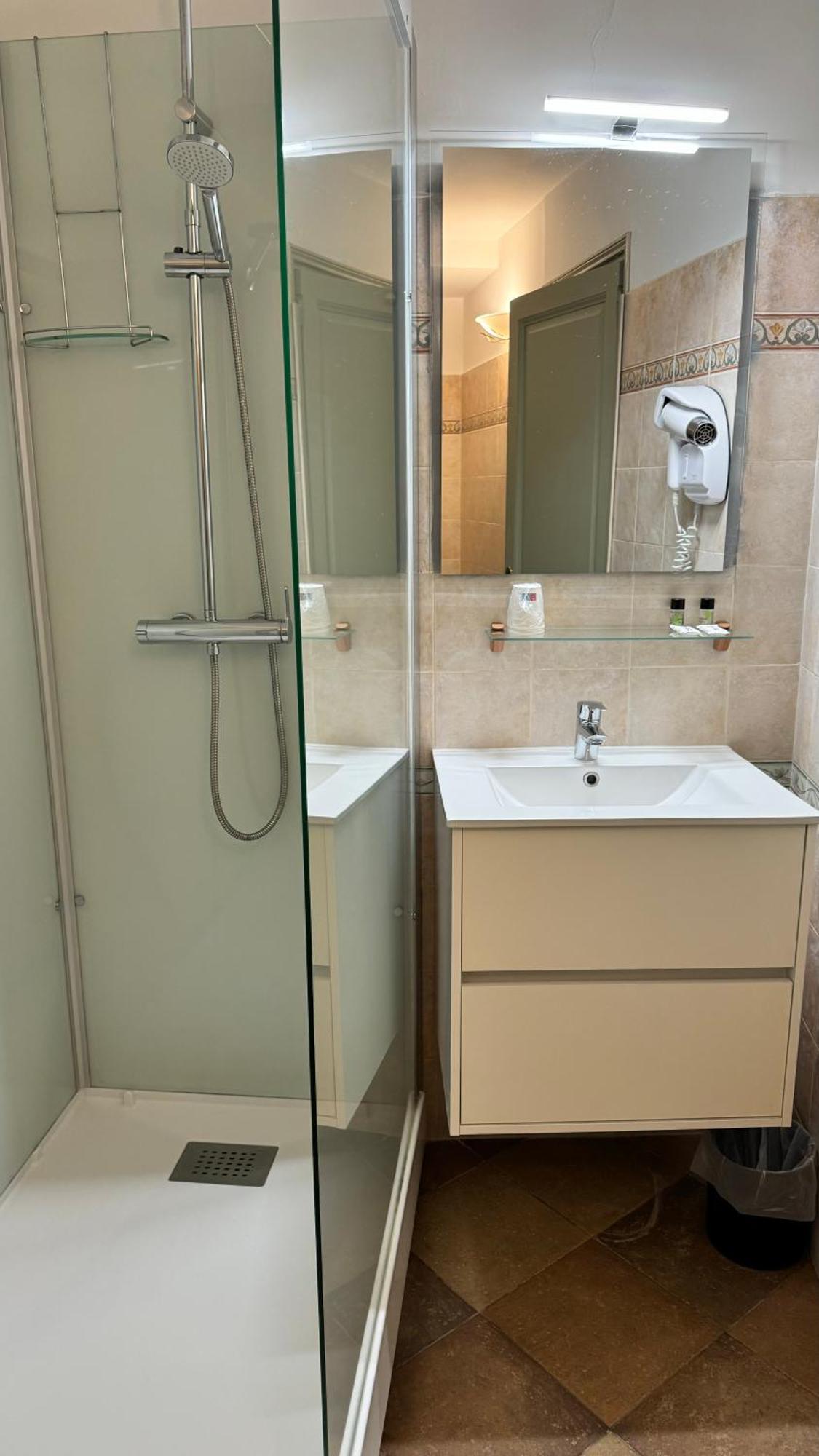Double Room,1583136936:JPEG