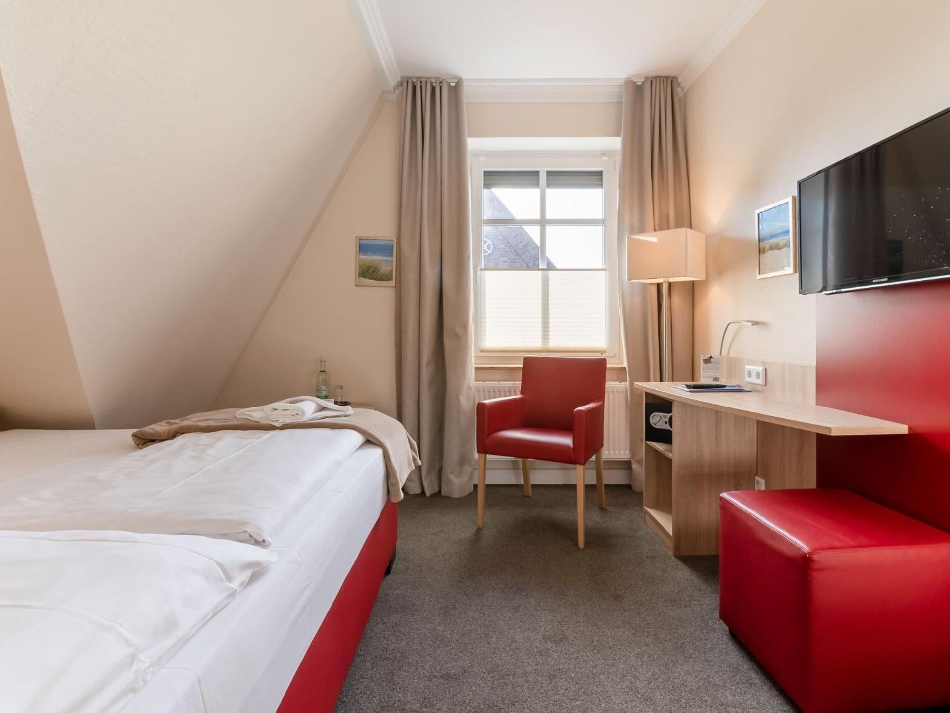 Superior Single Room,1583173705:JPEG