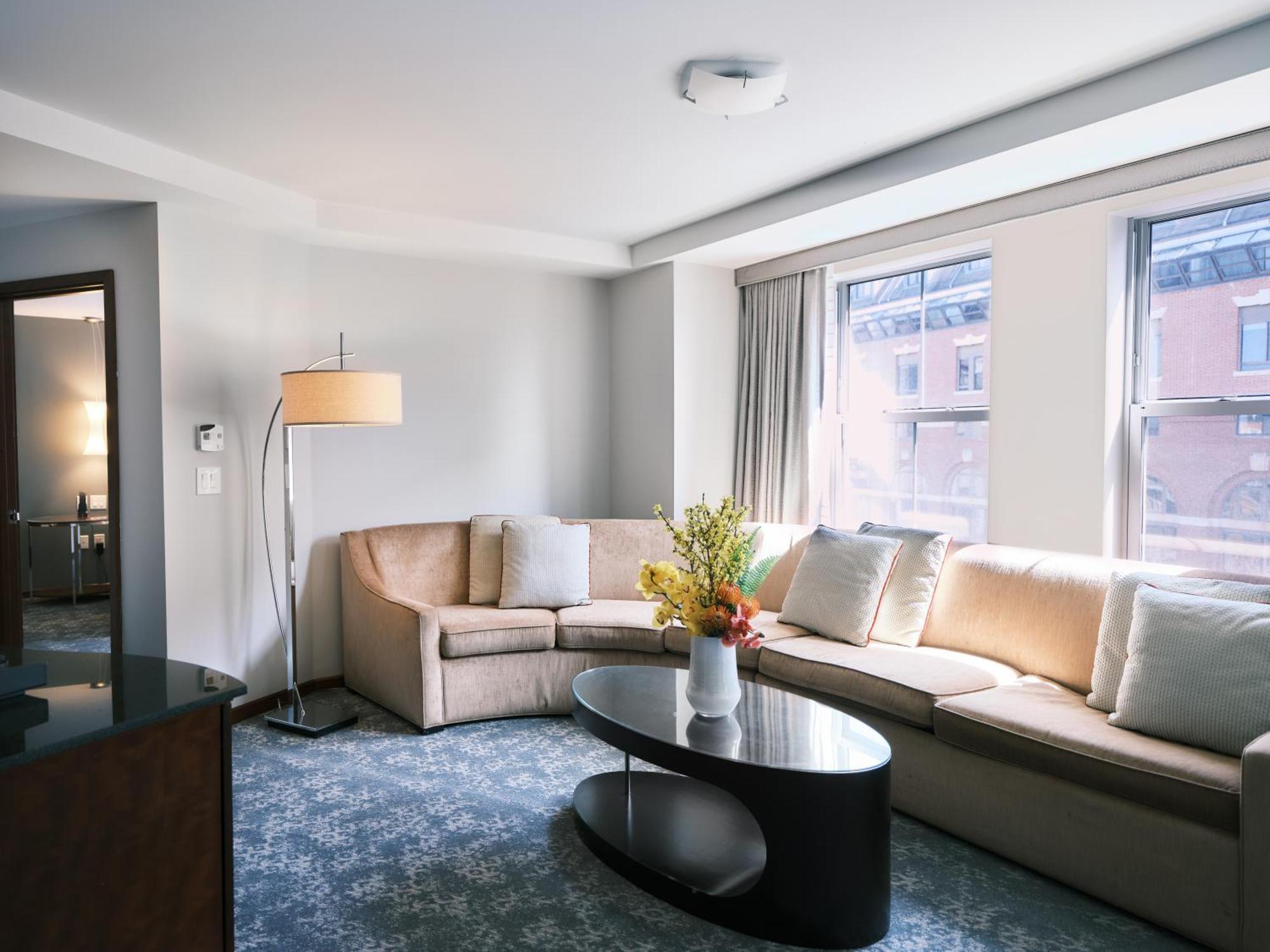 Executive One-Bedroom King Suite,1601686744:JPEG
