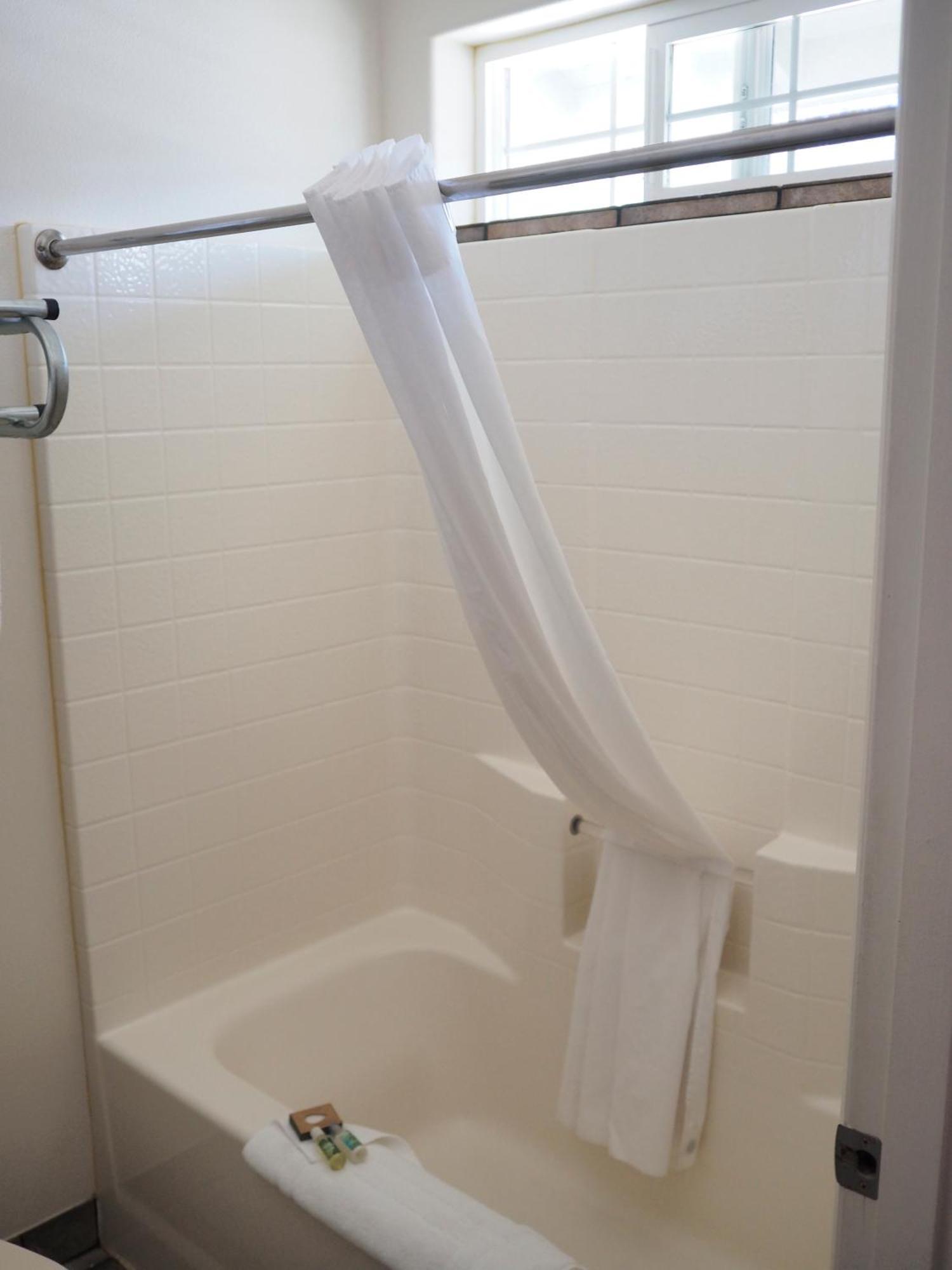 Deluxe Queen Room Two Queen Beds Pet Friendly,1584568553:JPEG