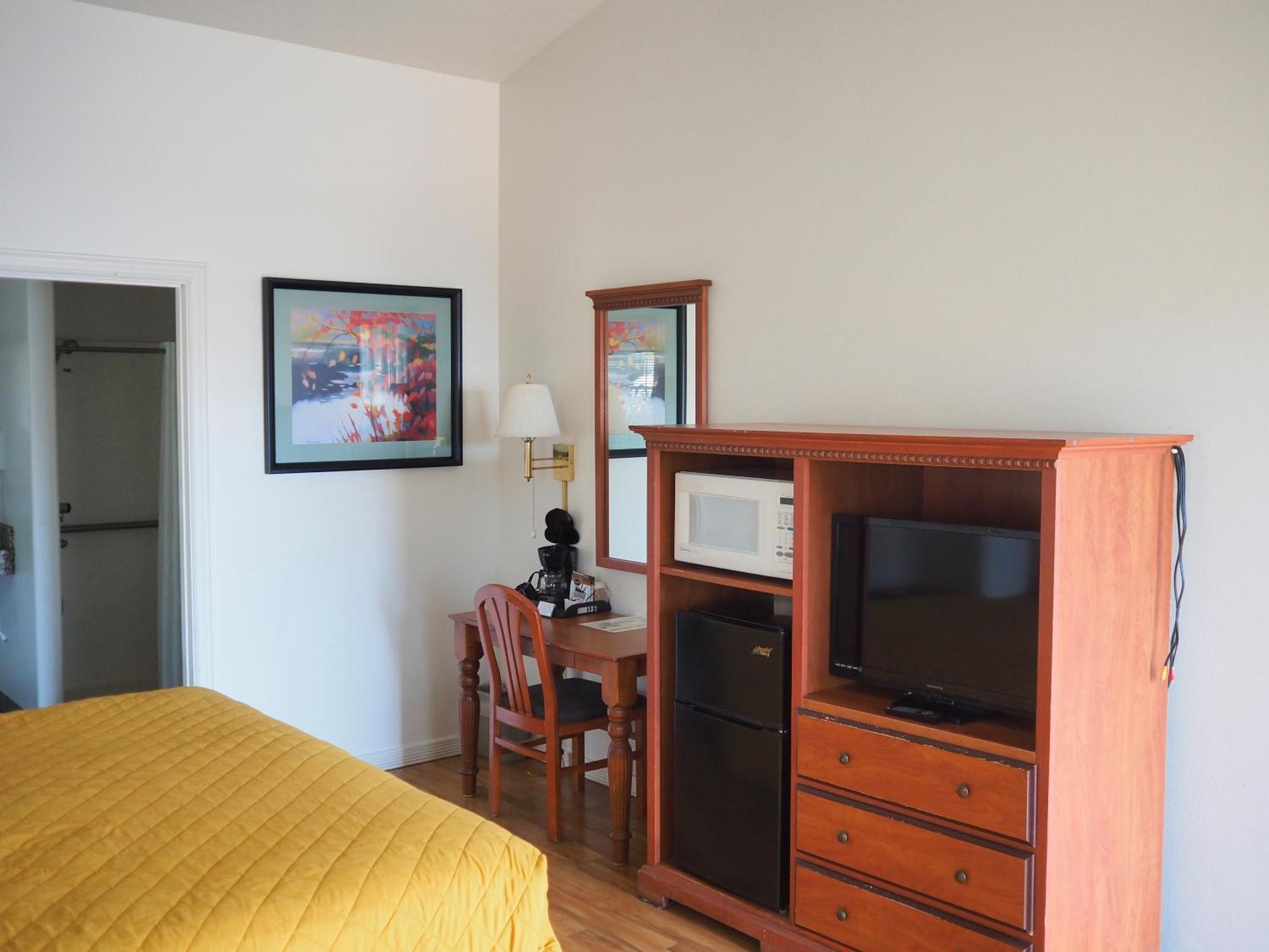 Premium King Room Not Pet Friendly,1584568559:JPEG