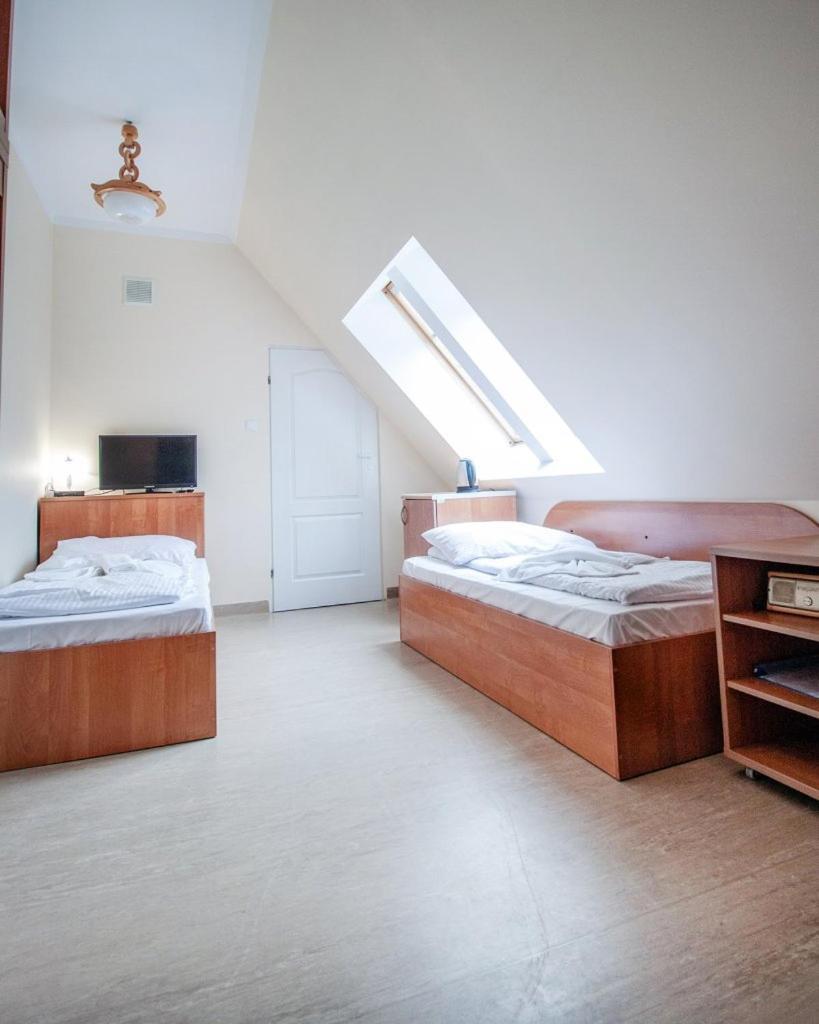 Großes Zweibettzimmer