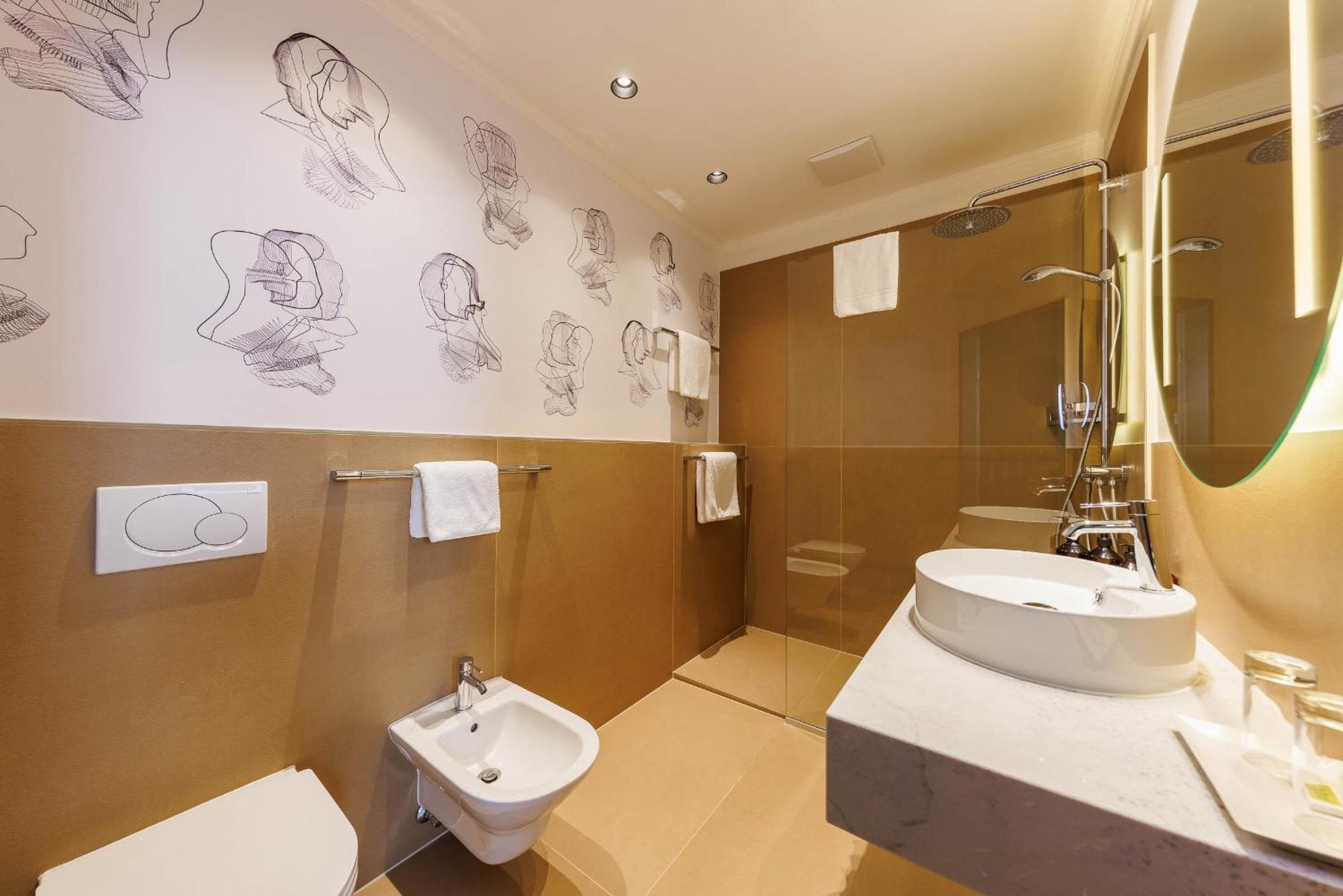 Premium Family Suite with 2 Bedrooms,1592874166:JPEG