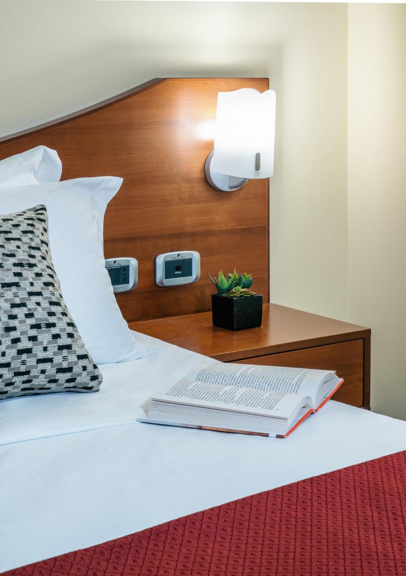 Standard Double Room,1586838423:JPEG