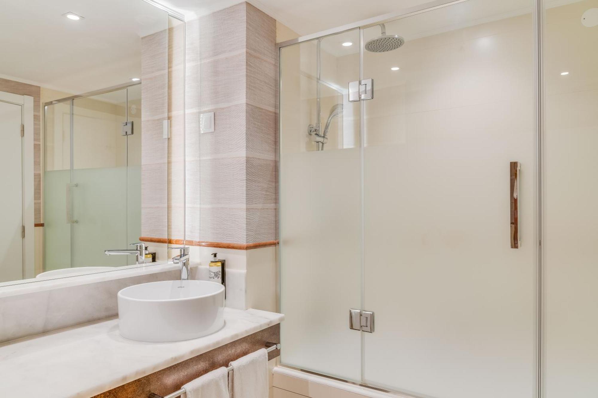 Standard Double or Twin Room with Sea View,1587493776:JPEG