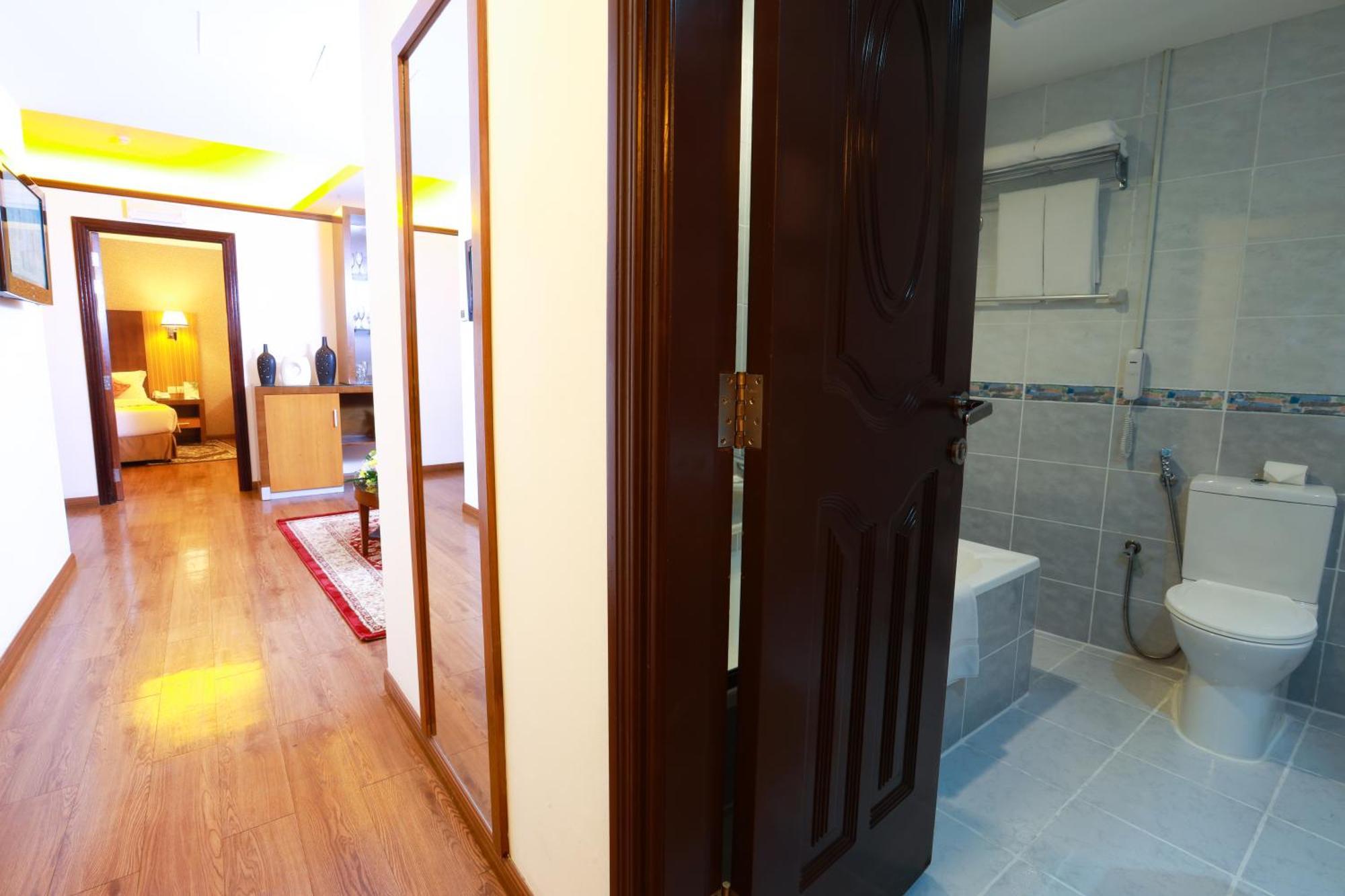 Suite,1587509645:JPEG