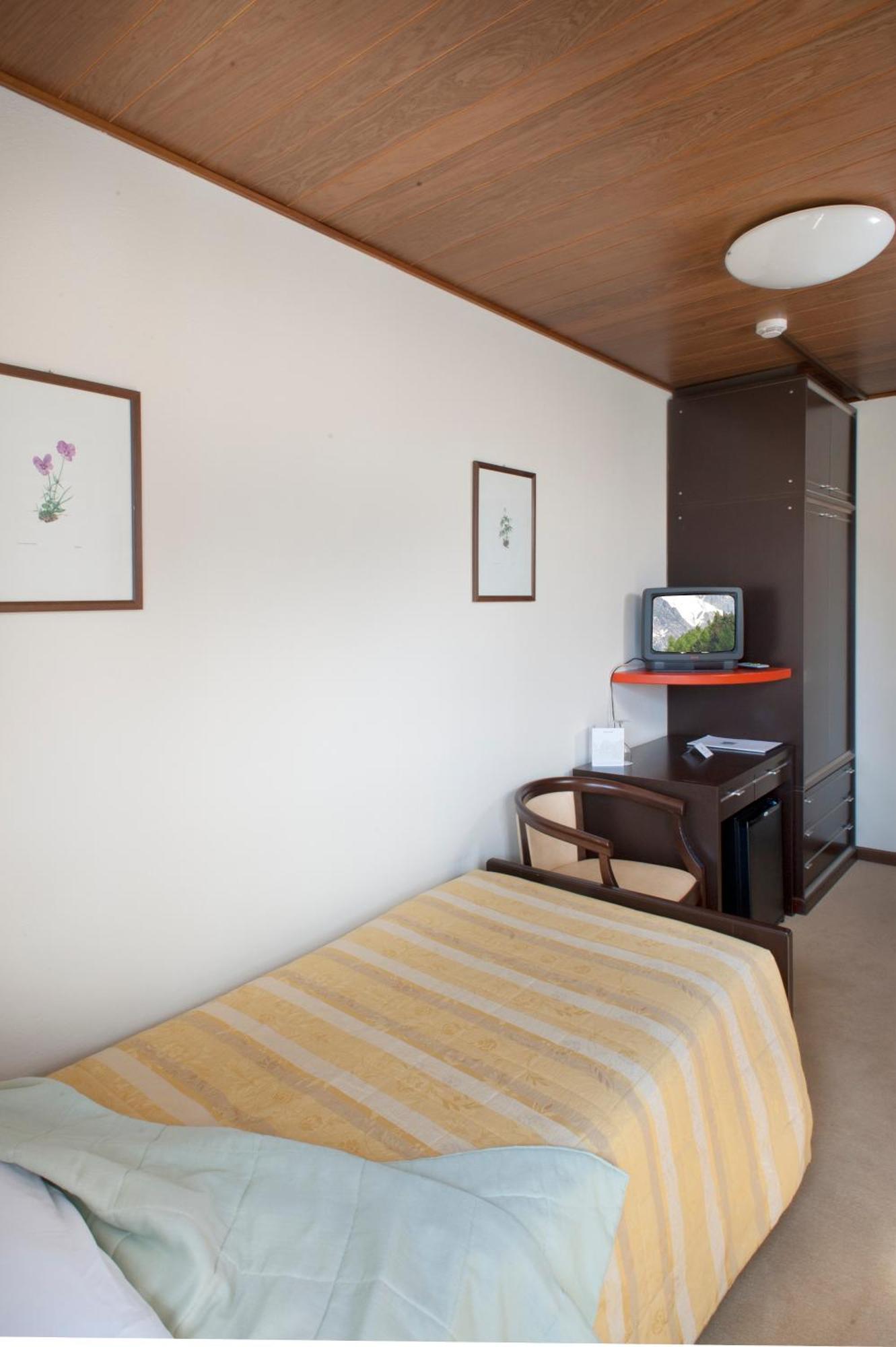 Single Room,1588076063:JPEG