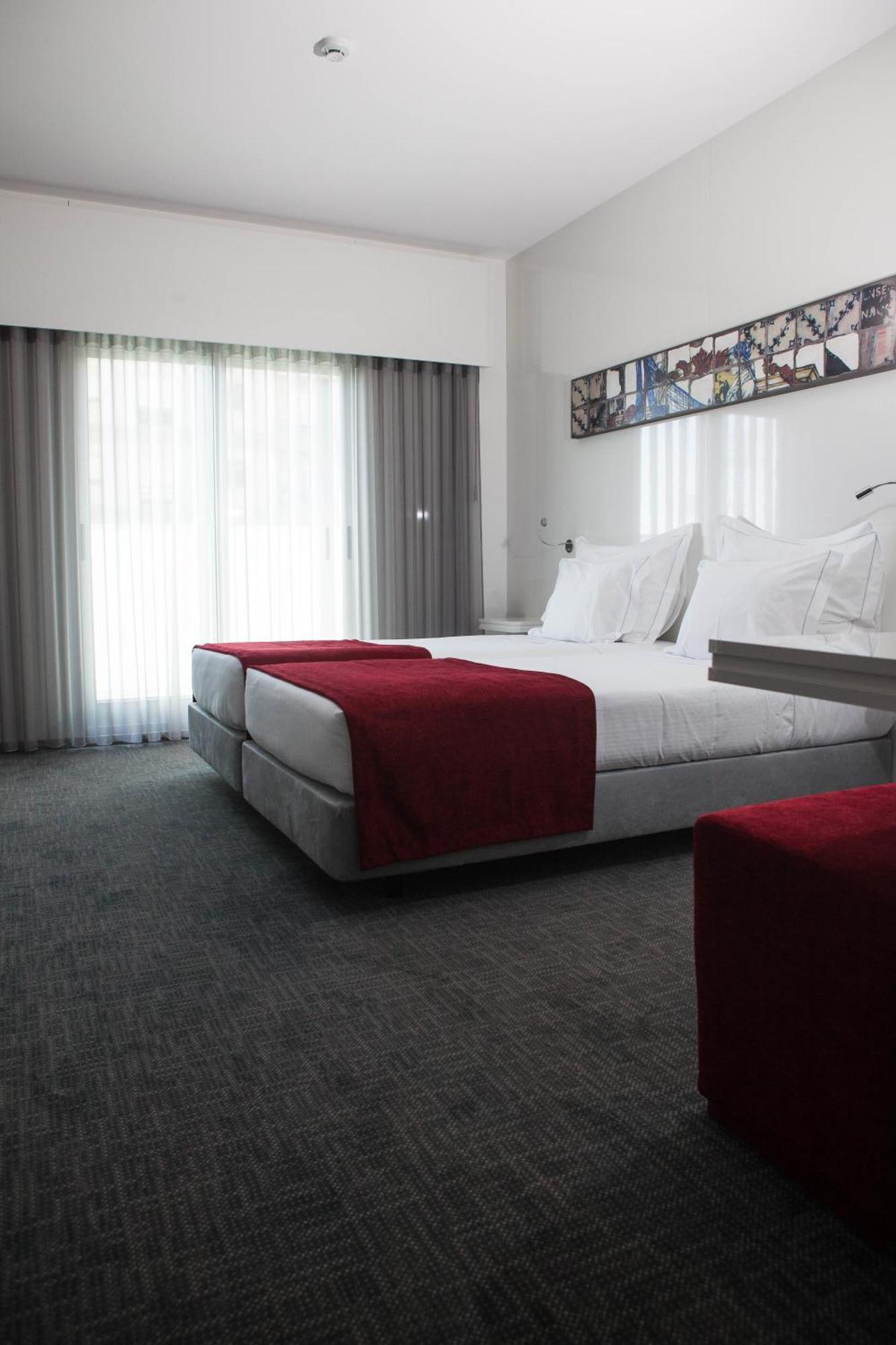 Twin Room,1756536004:JPEG