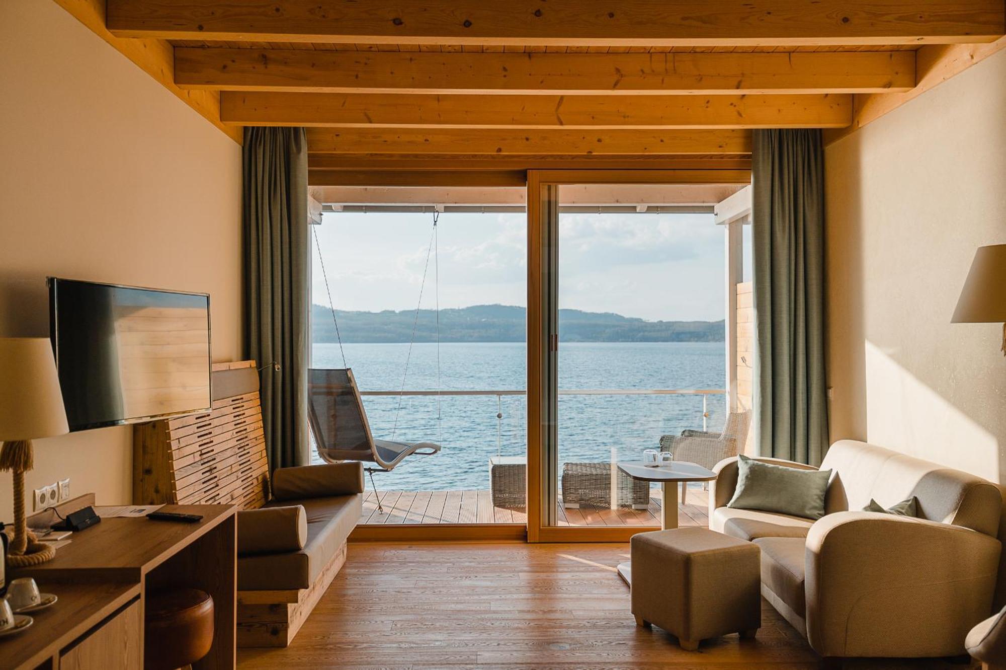 Double Room with Spa and Lake View,1588332531:JPEG