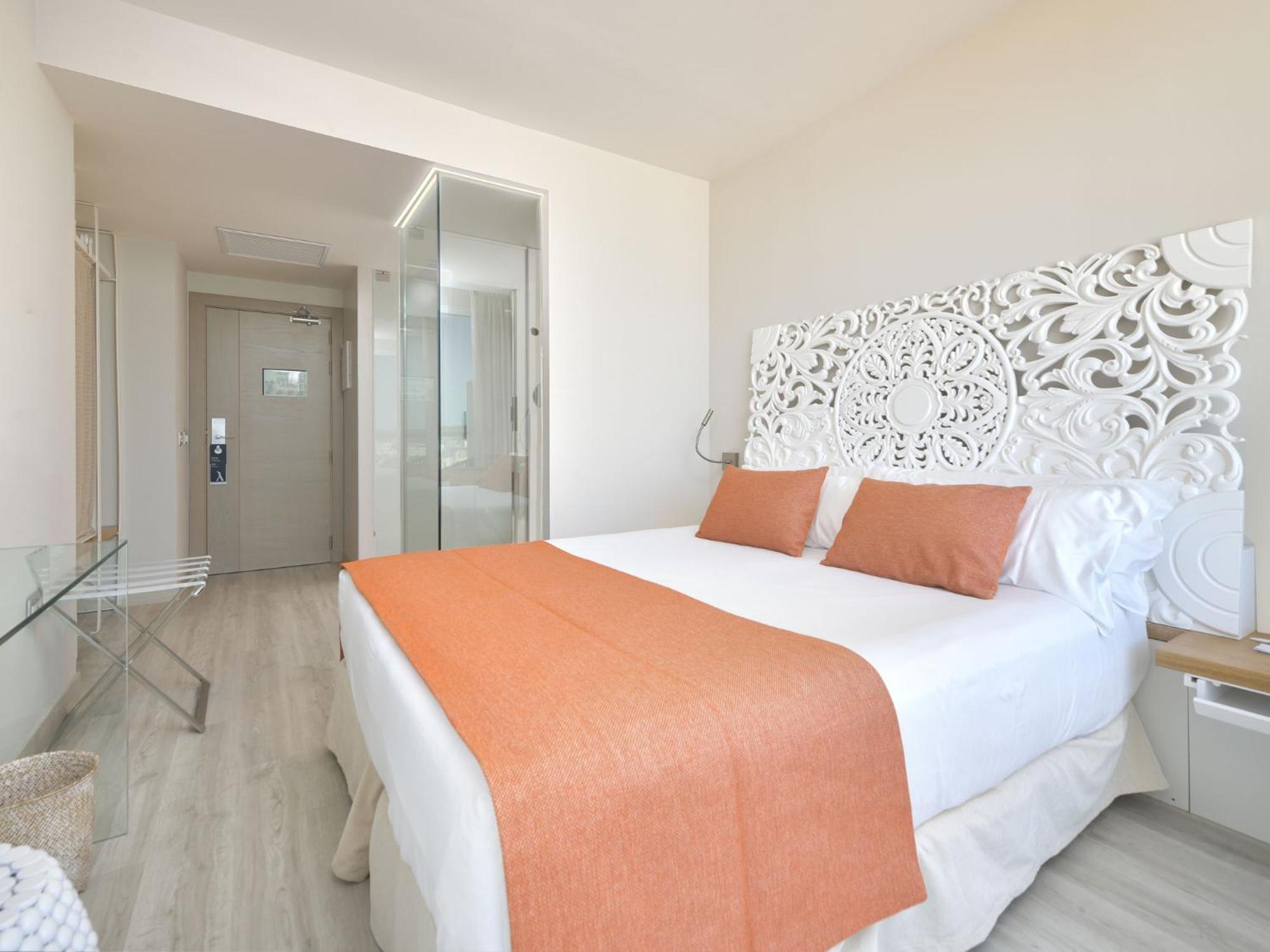 Tweepersoonskamer met 1 of 2 Bedden en Zijdelings Uitzicht op Zee - Make It Happen