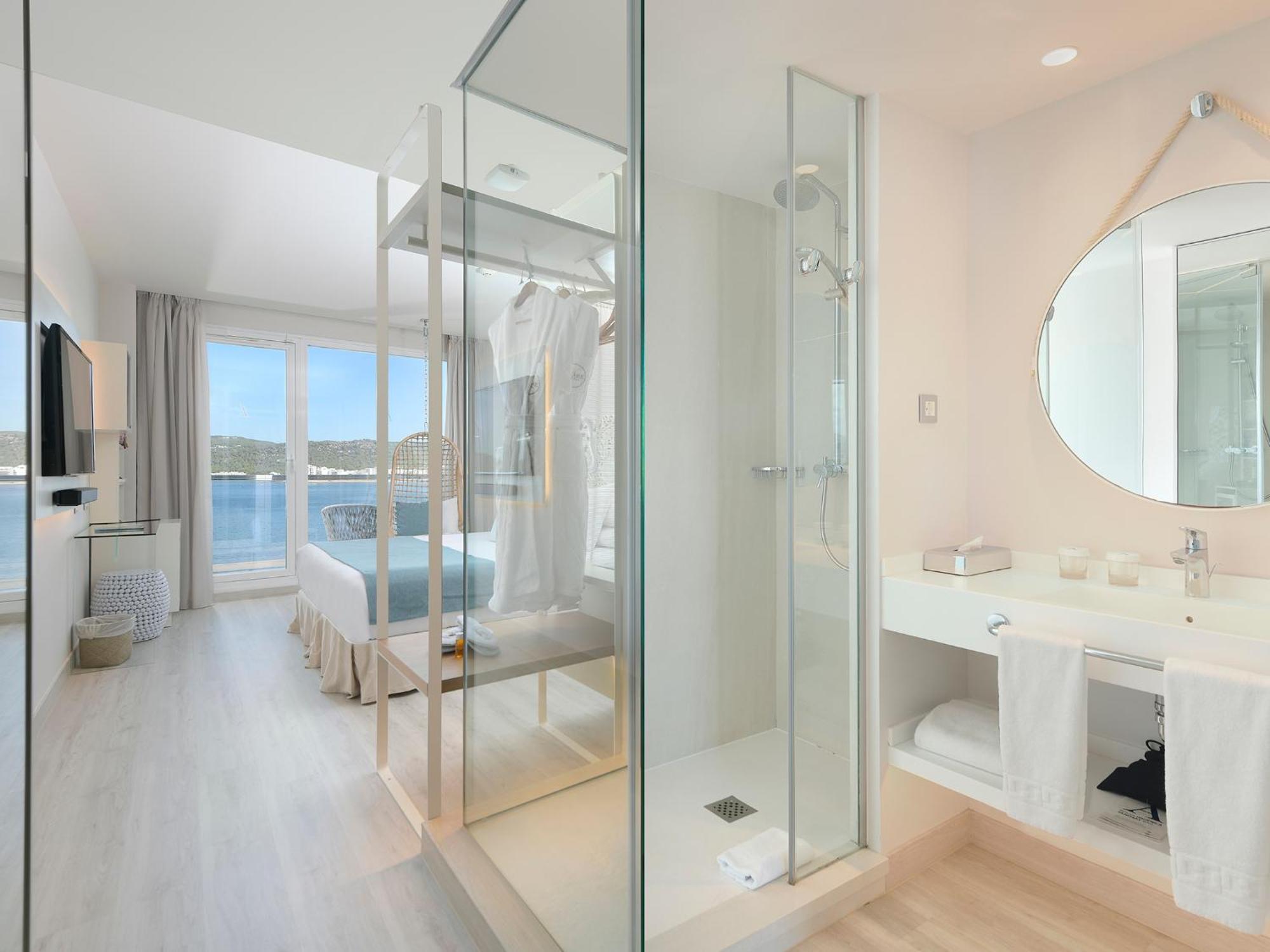 Deluxe Tweepersoonskamer met 1 of 2 Bedden en Uitzicht op de Oceaan - The One Oh La La