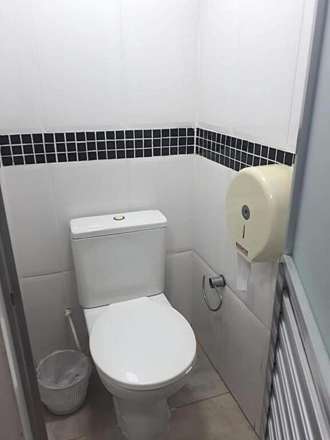 Quarto Triplo Básico com Banheiro Compartilhado