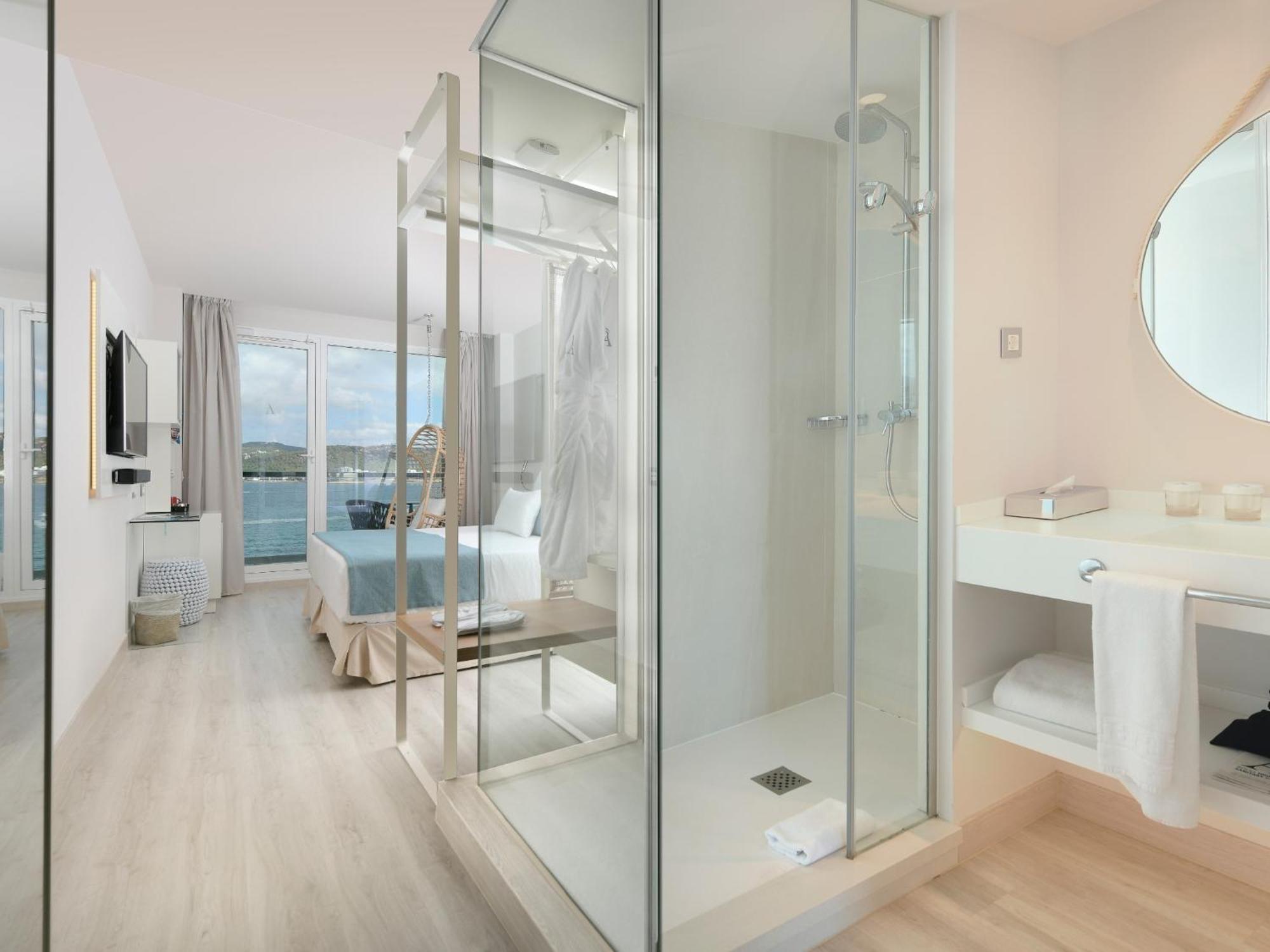 Superior Tweepersoonskamer met 1 of 2 Bedden en Uitzicht op Zee - Oh La La