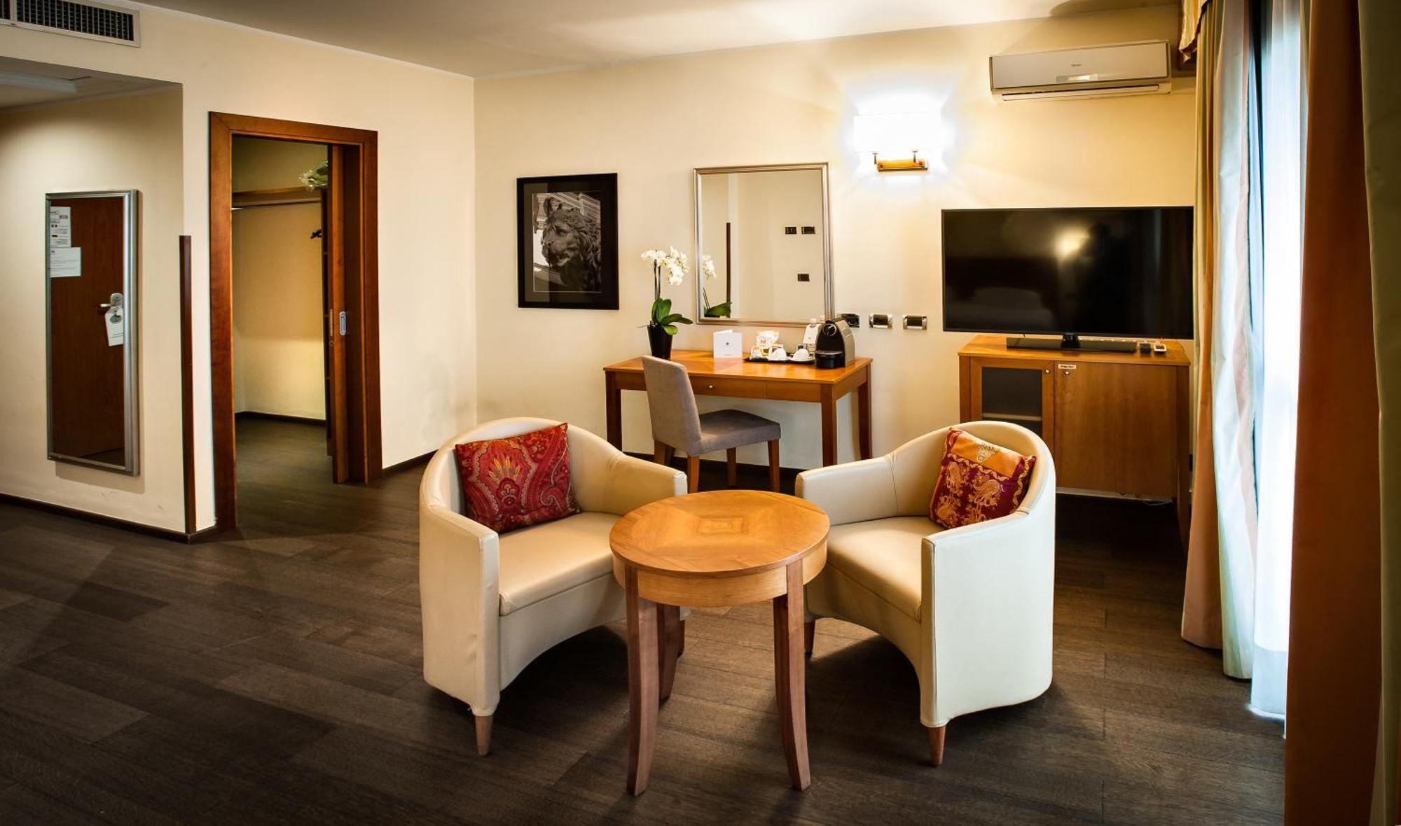 Junior Suite con Vista Reggia