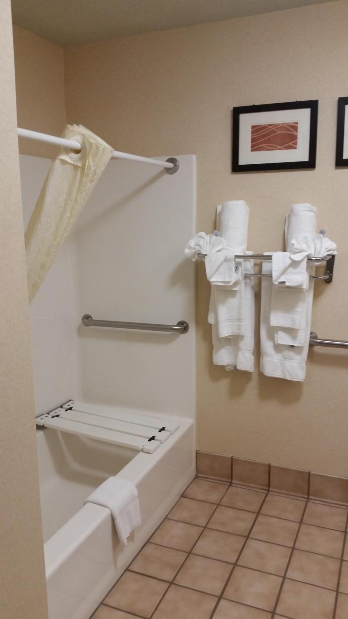 King Suite - Accessible/Non-Smoking