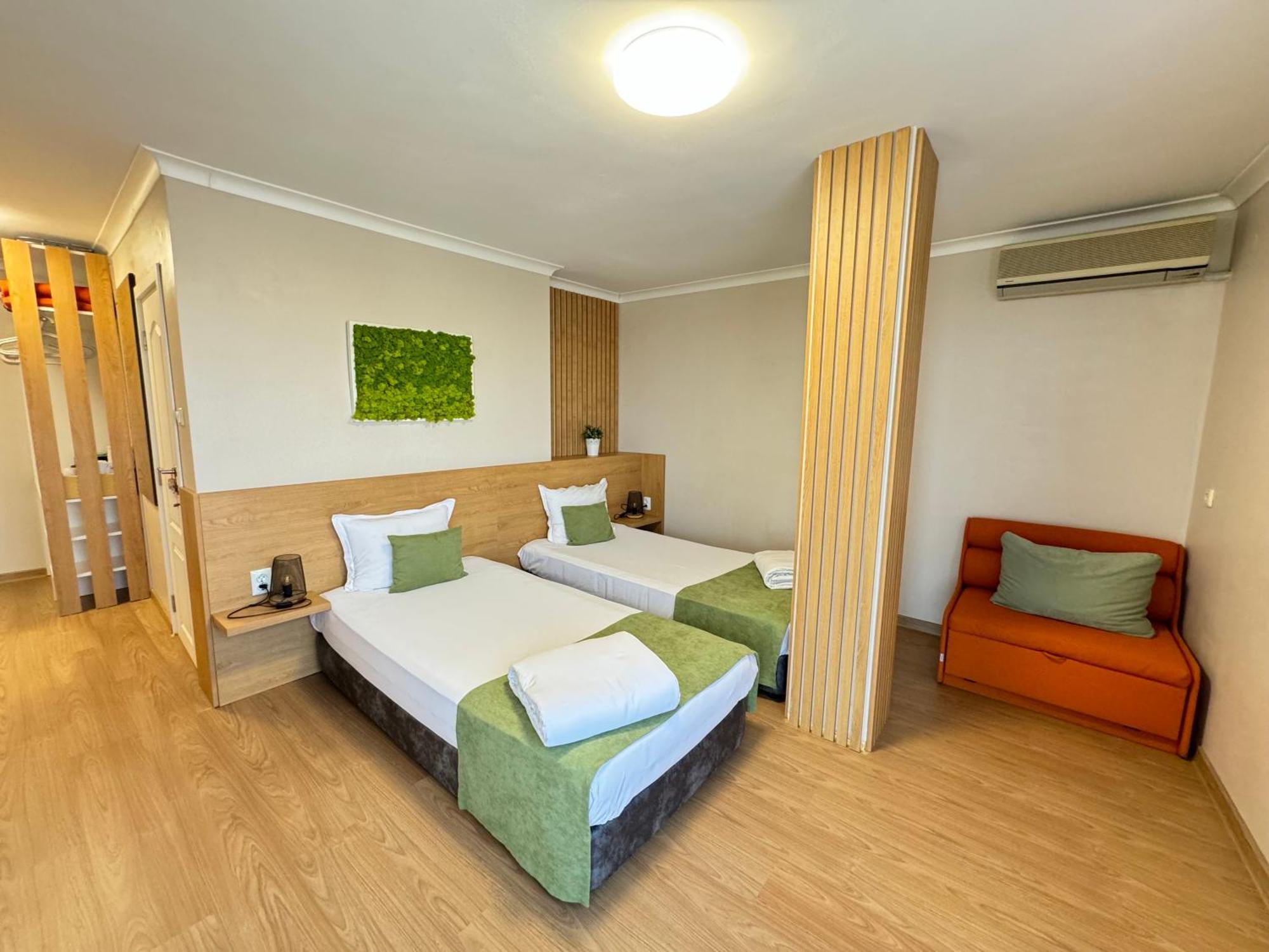 Quarto Triplo com Varanda