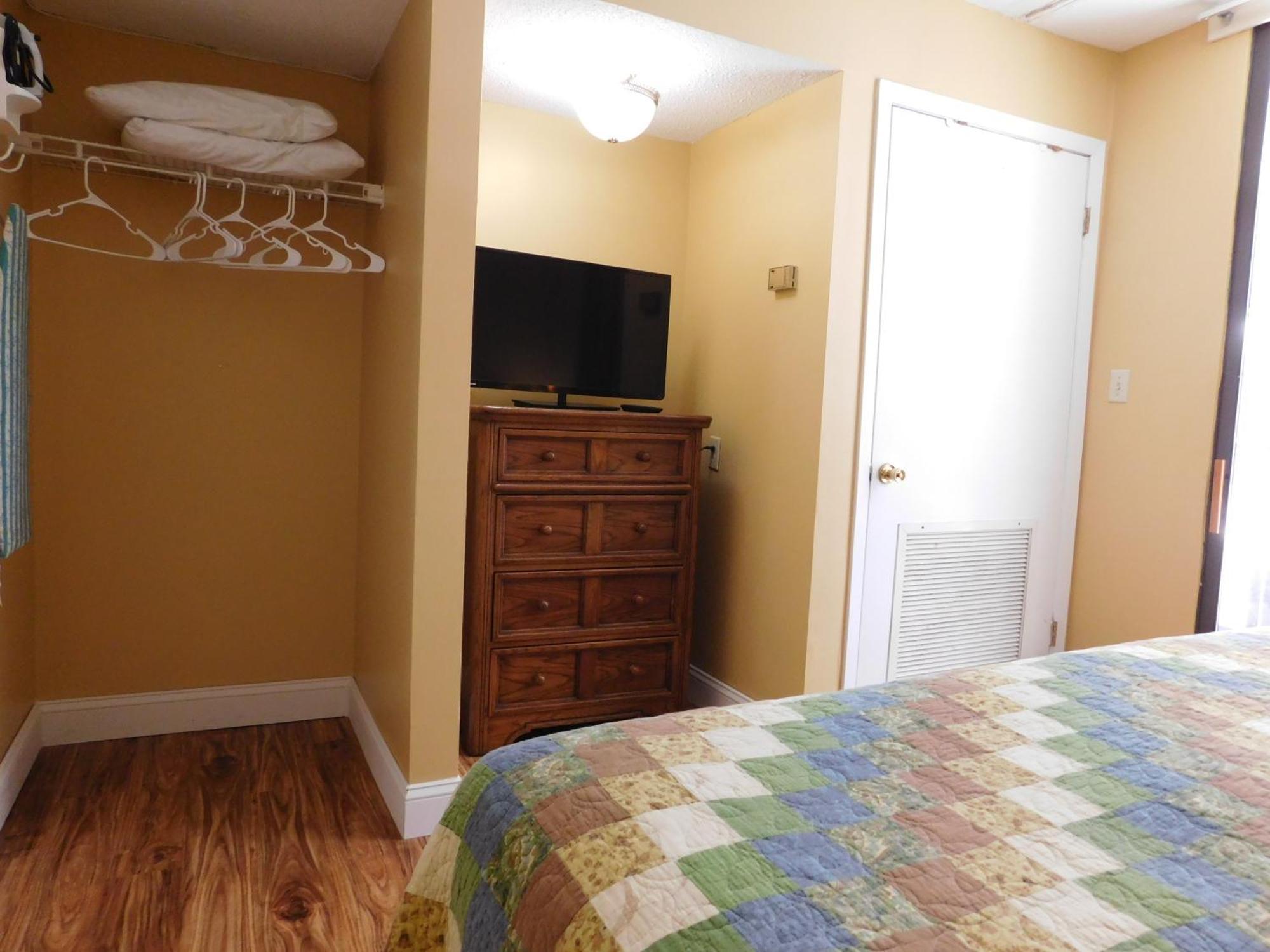 Oak Square 103