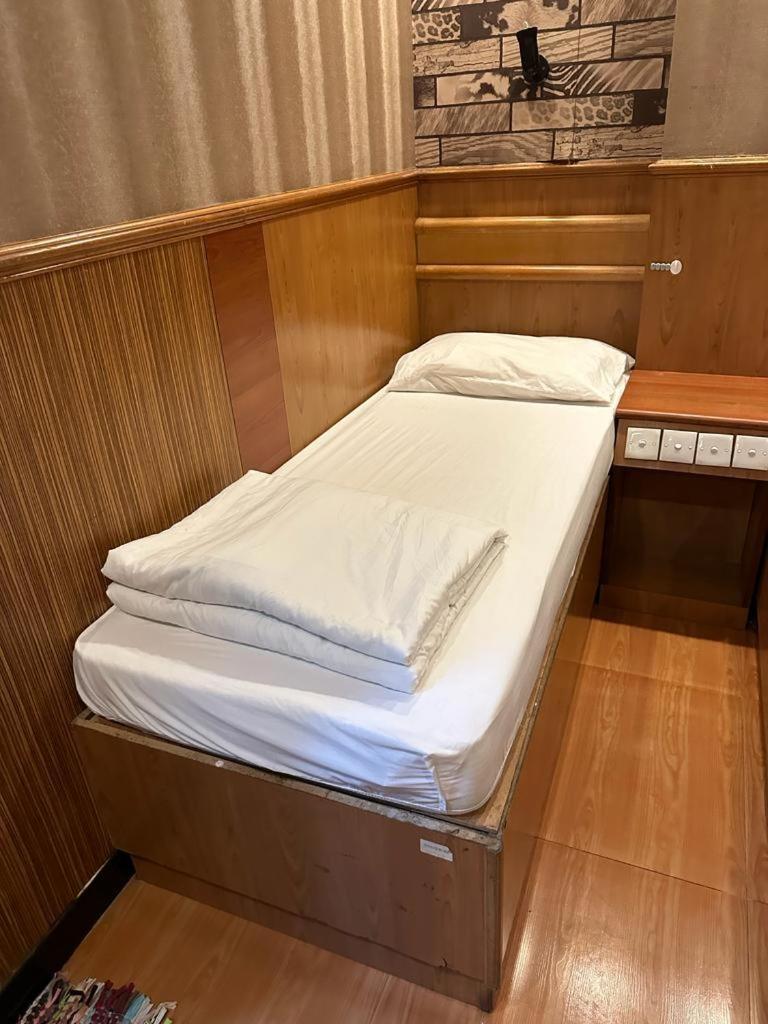 Quarto Individual com Banheiro Privativo