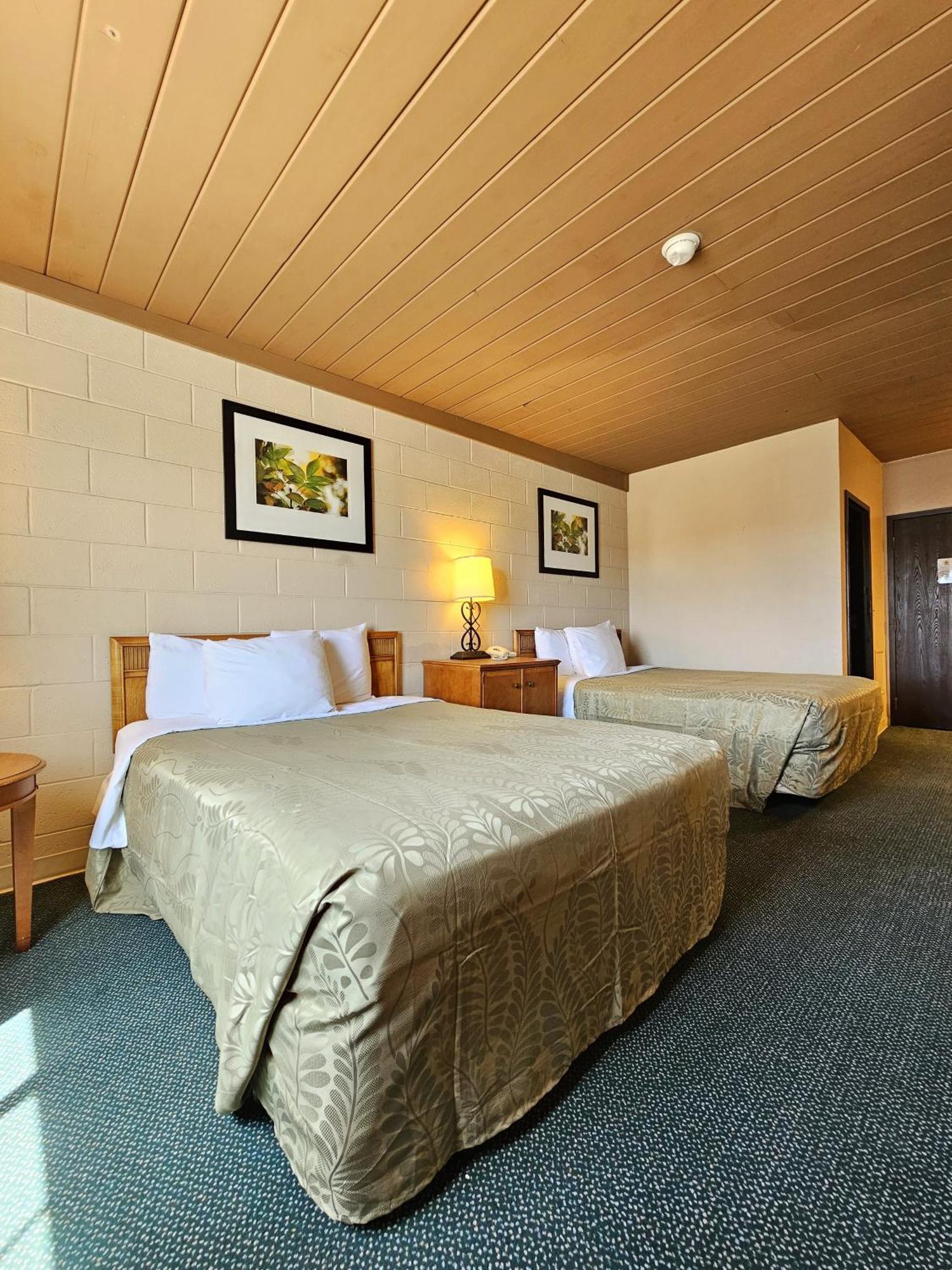 Non-Smoking Double Queen Room