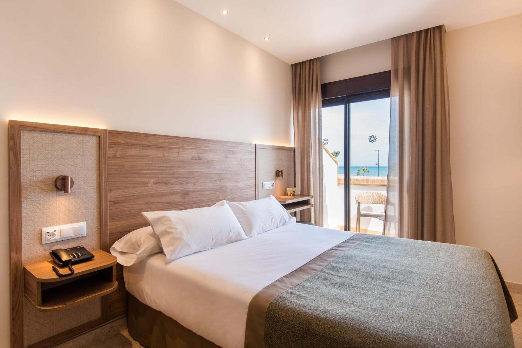 Standard Single Room with Side Sea View,1592044113:JPEG