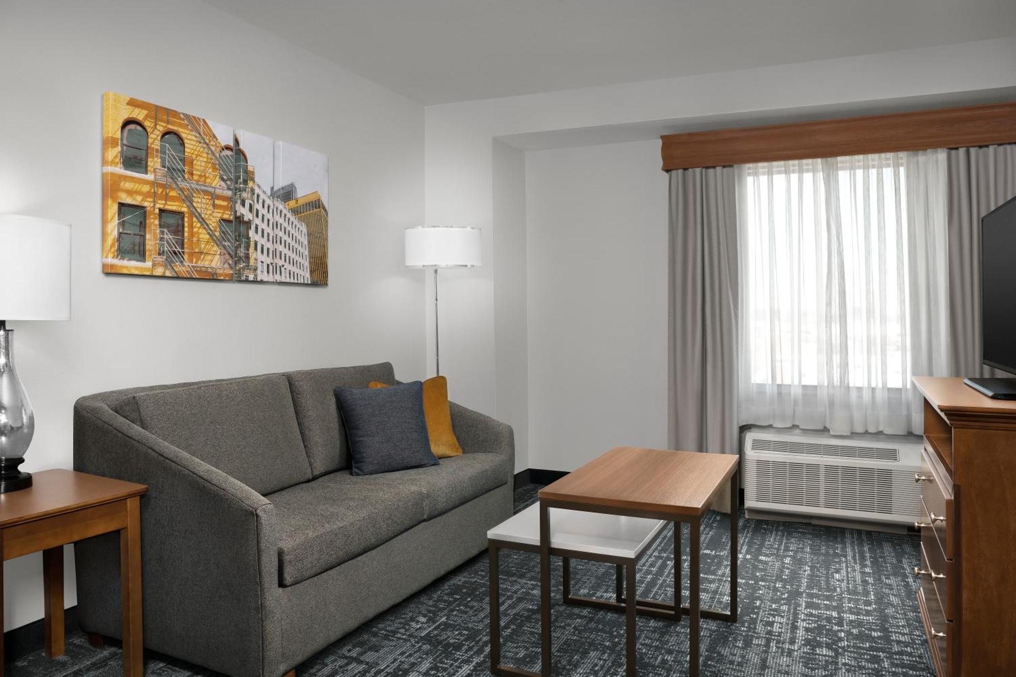 One-Bedroom King Suite - Non-Smoking