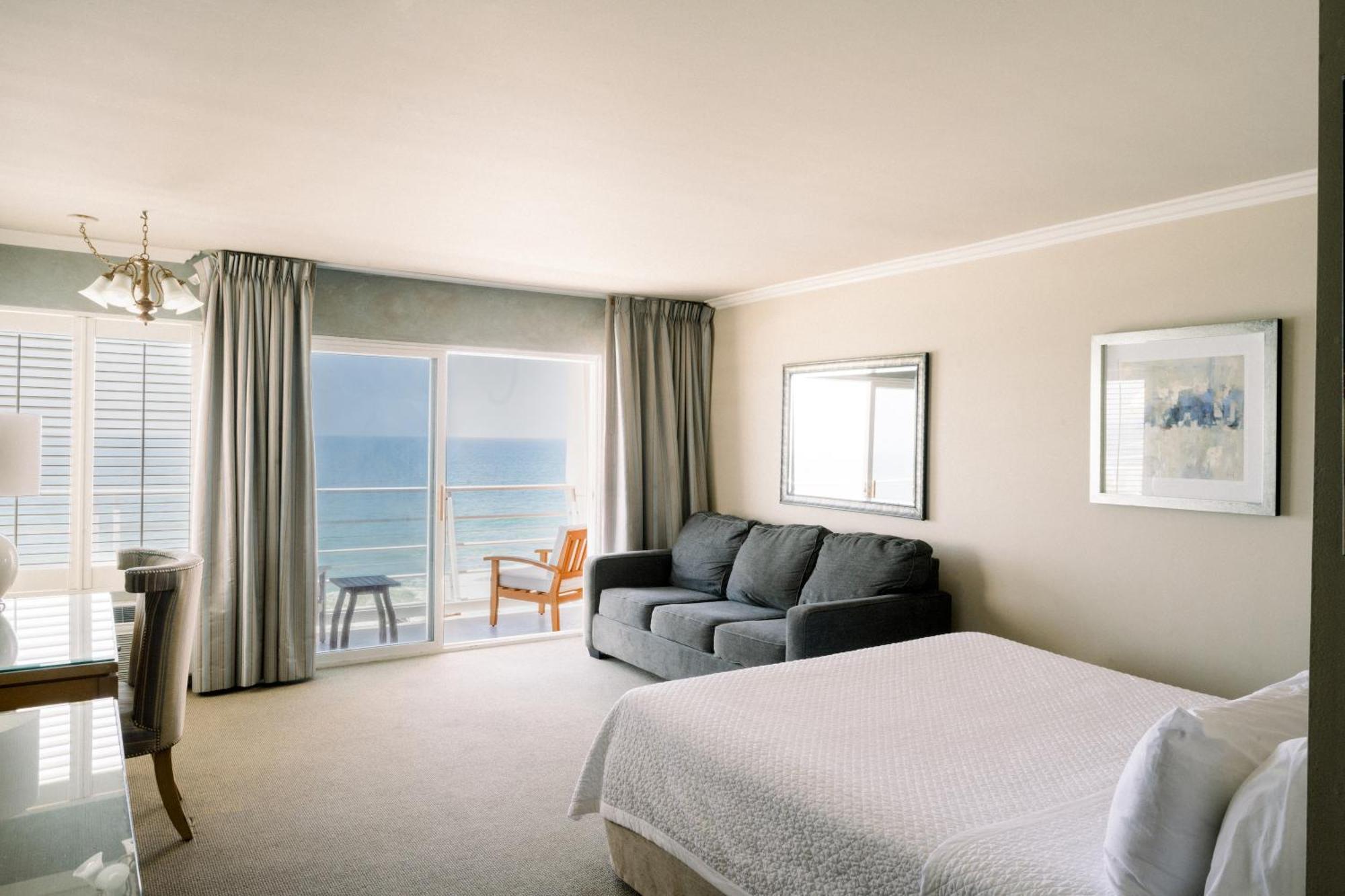 Premium Ocean Front Junior Suite with Private Balcony