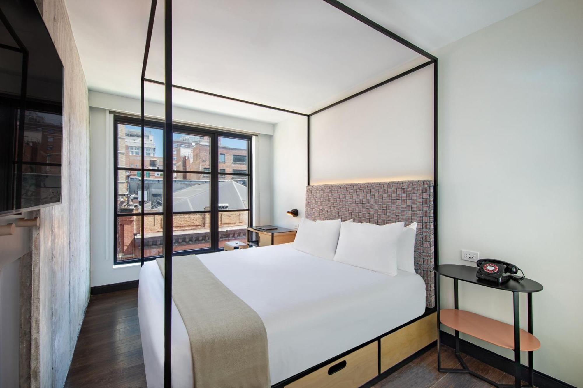 King Room,1592957671:JPEG