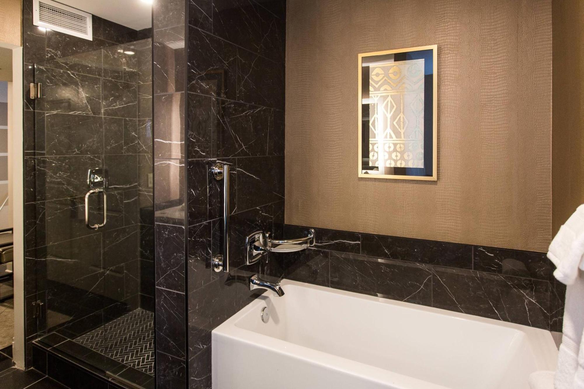 Guest Room, 1 King