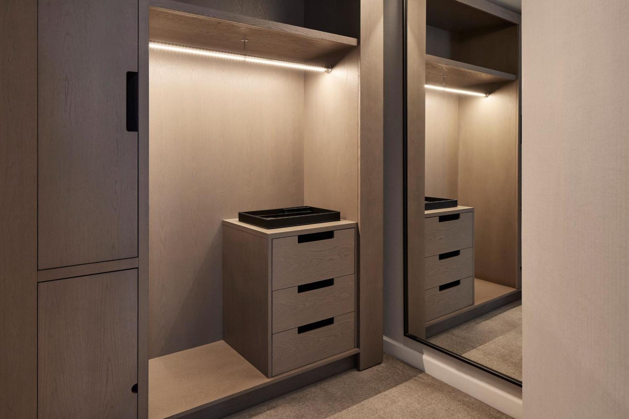 Apartment with King Bed and Park View,1594698763:JPEG