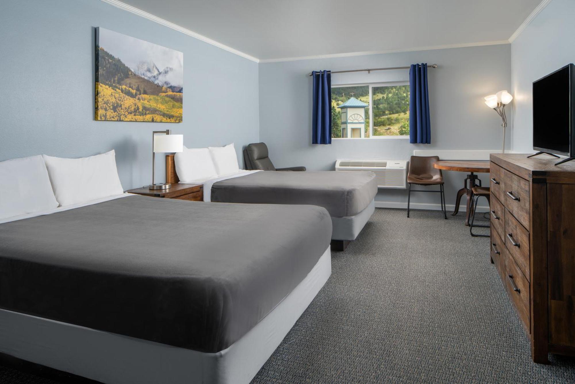 Deluxe Queen Room