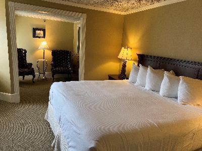 Primrose King Room