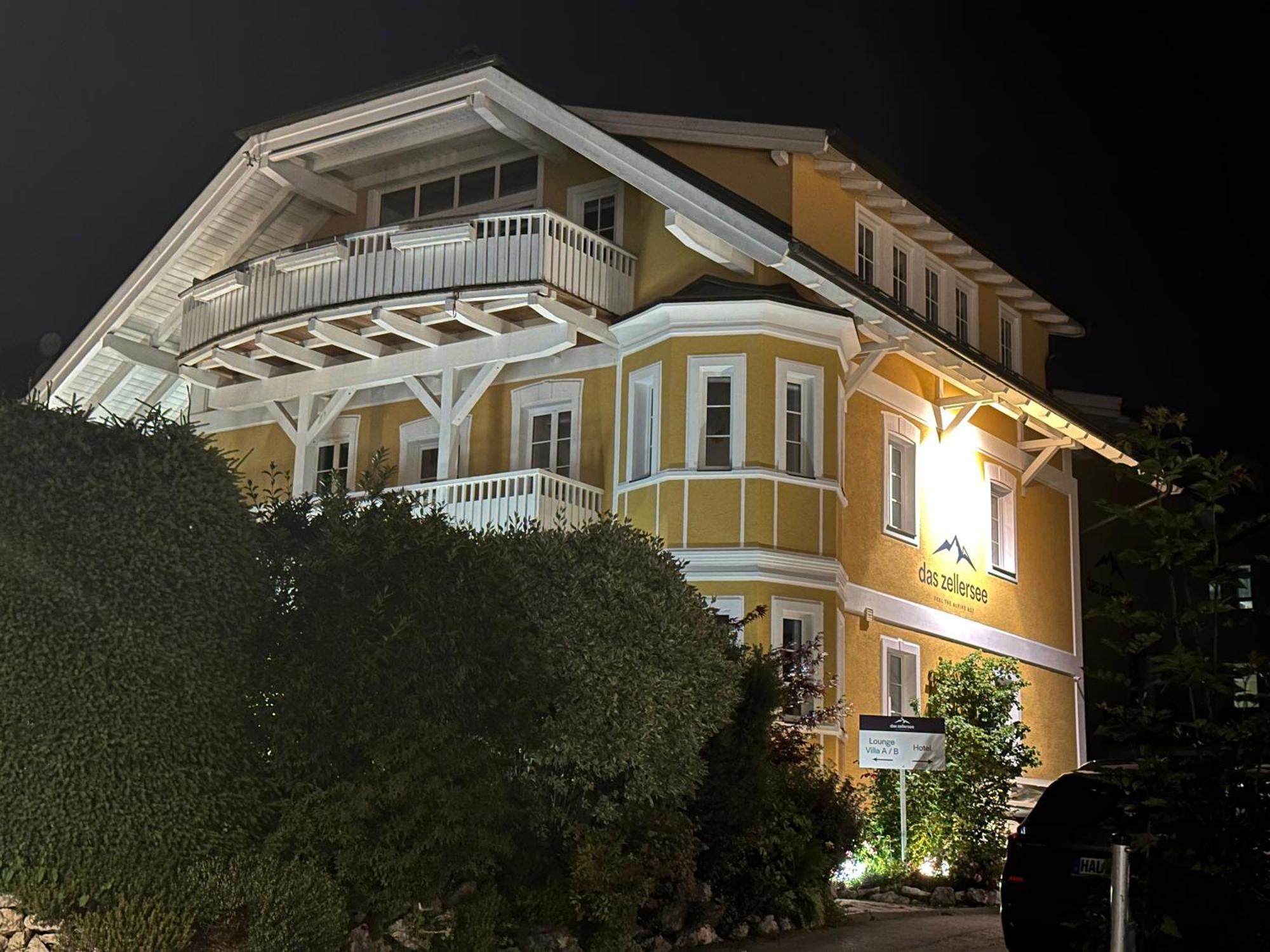 Villa B mit Seeblick und privatem Balkon