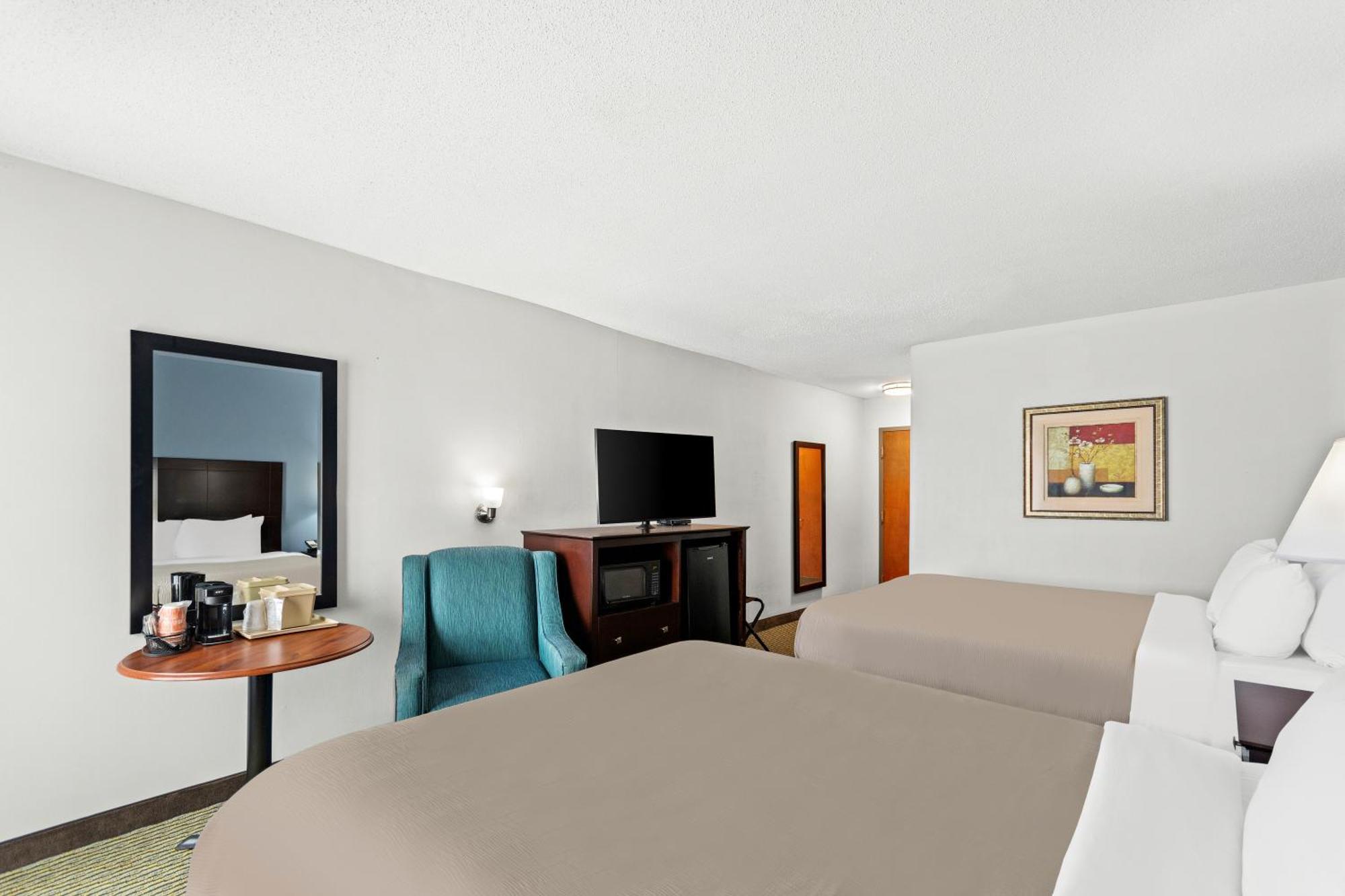 Queen Room with Two Queen Beds - Non-Smoking