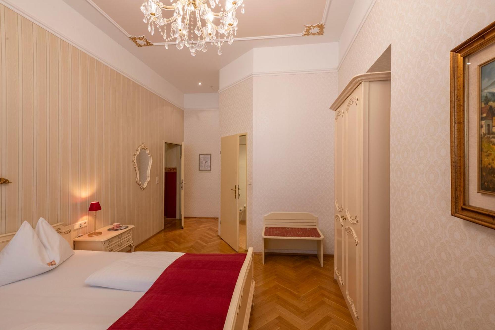 Deluxe Double Room,1598394003:JPEG