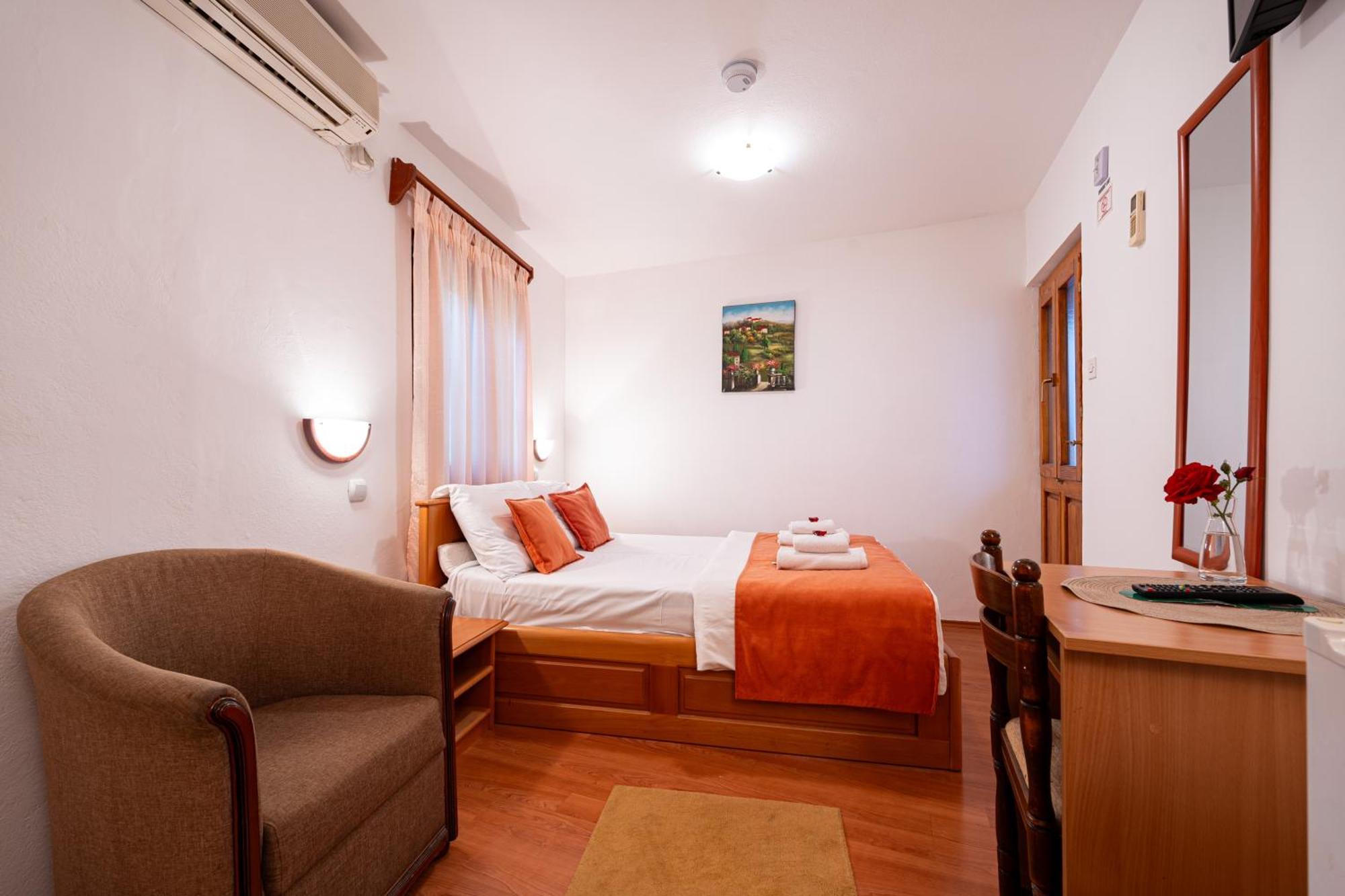 Doppelzimmer mit Gartenblick
