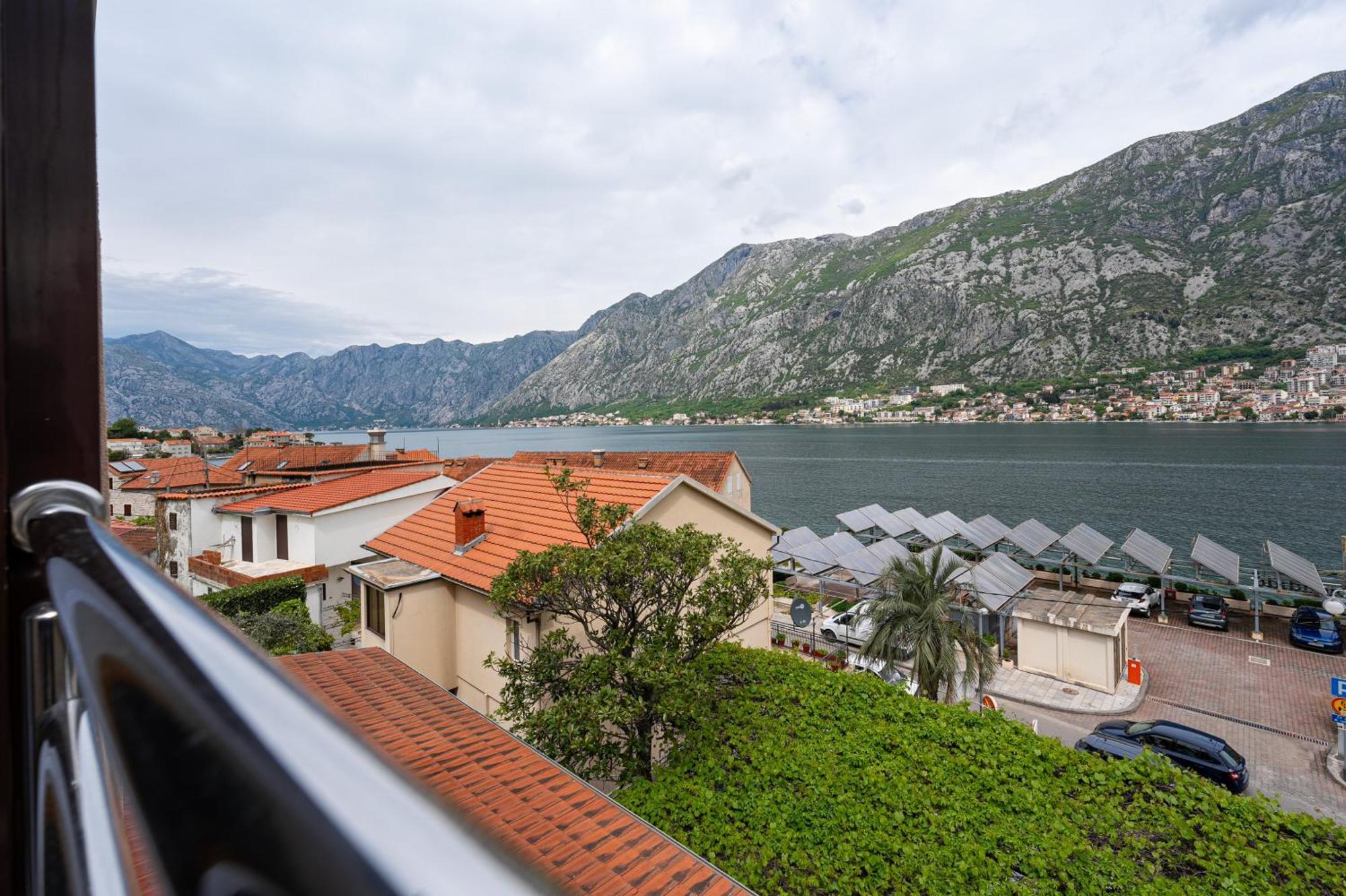 Doppelzimmer mit Balkon und Meerblick