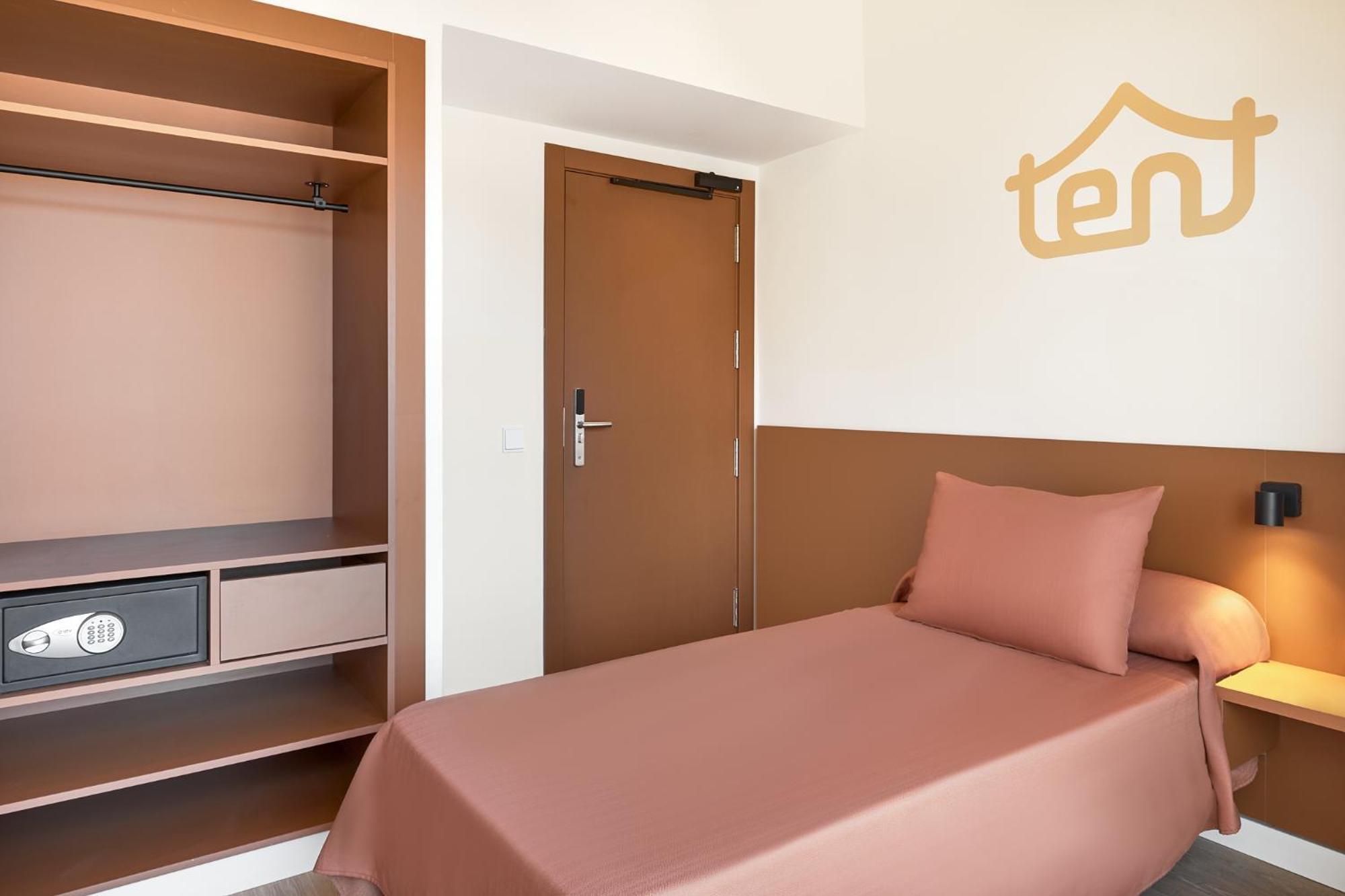 Single Room - Bed & Unlimited Brunch,1599640581:JPEG