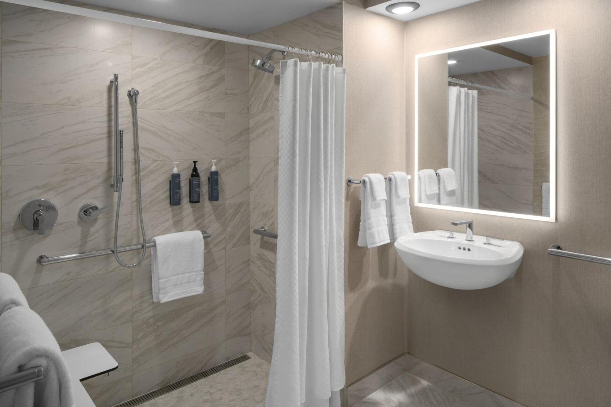 Corner King Studio Suite,1599647114:JPEG