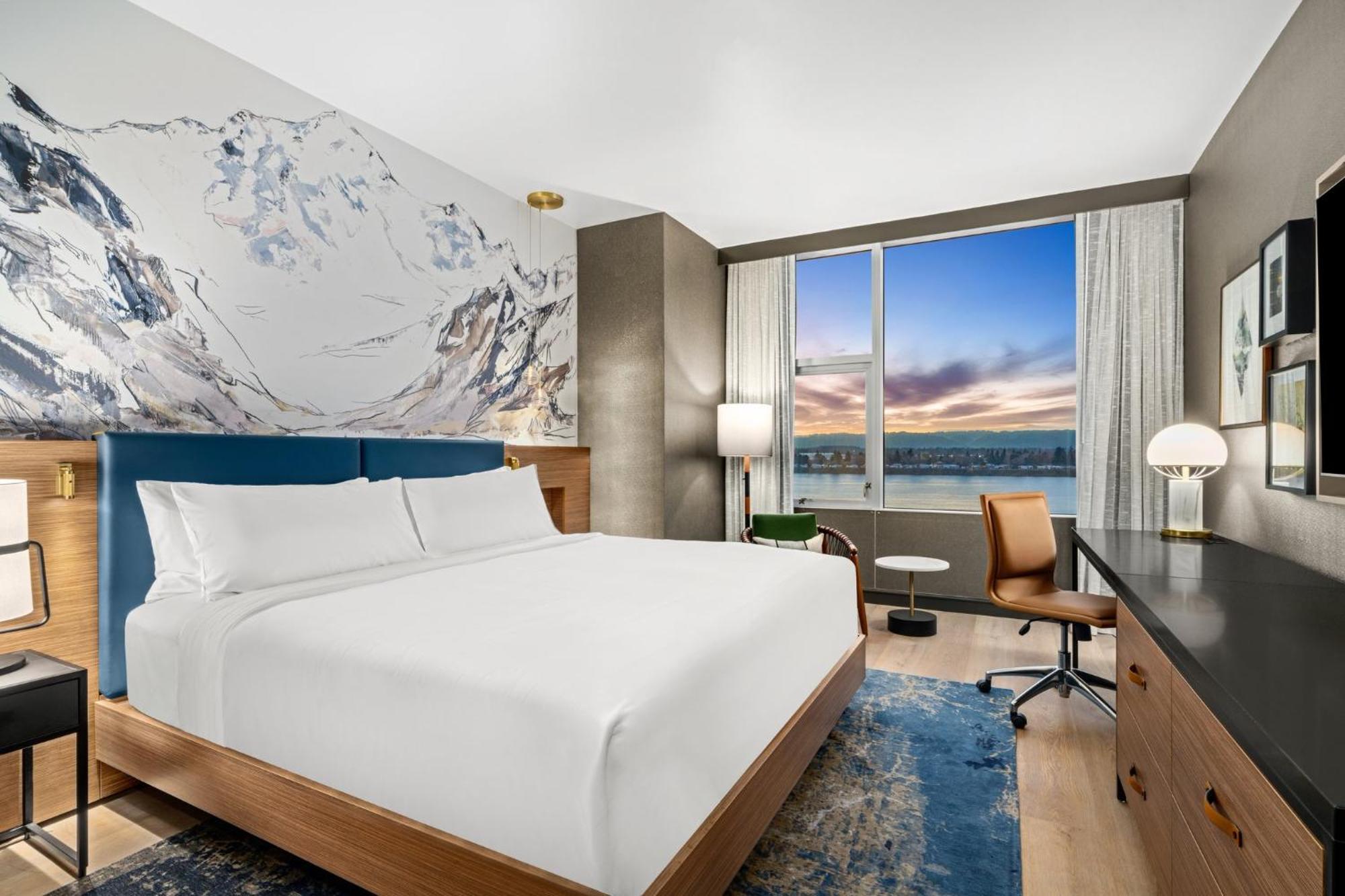 Standard King Room with Waterfront View