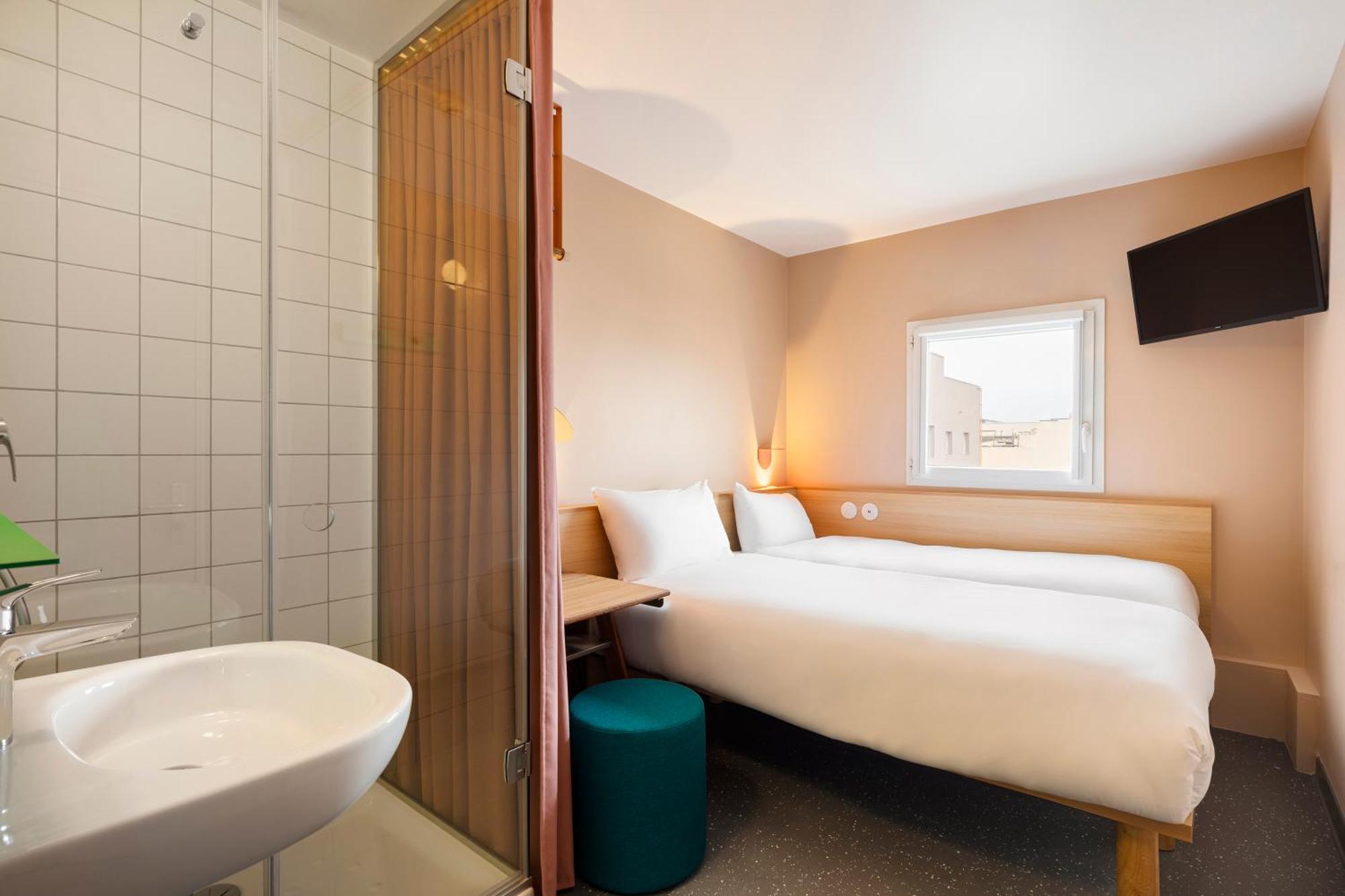 POP Twin Room