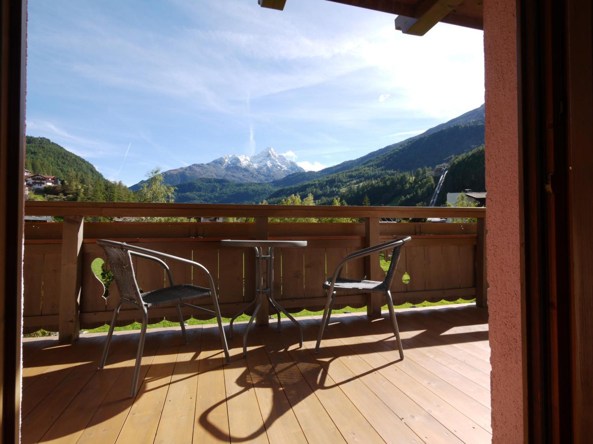 Suite,1600566733:JPEG