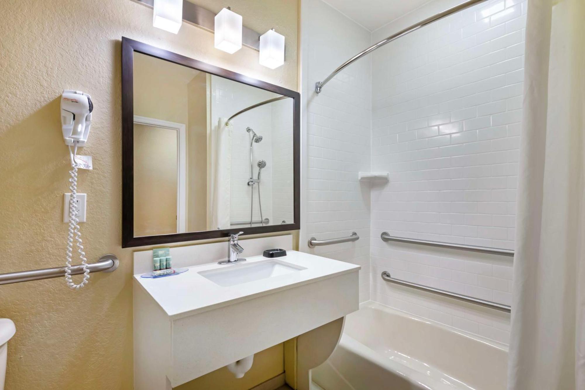 Queen Room with Two Queen Beds - Disability Access