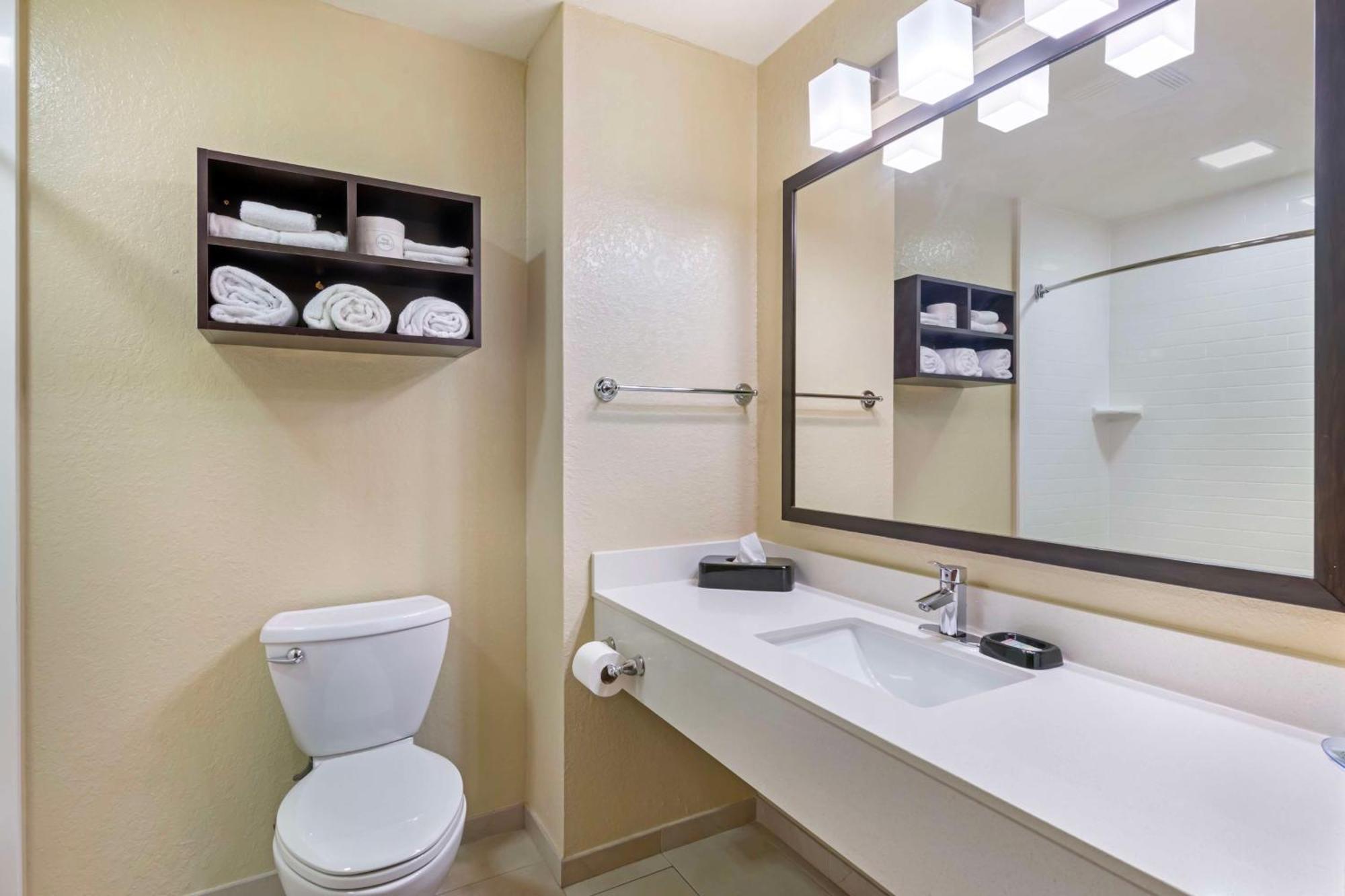 King Room with Whirlpool - Non-Smoking