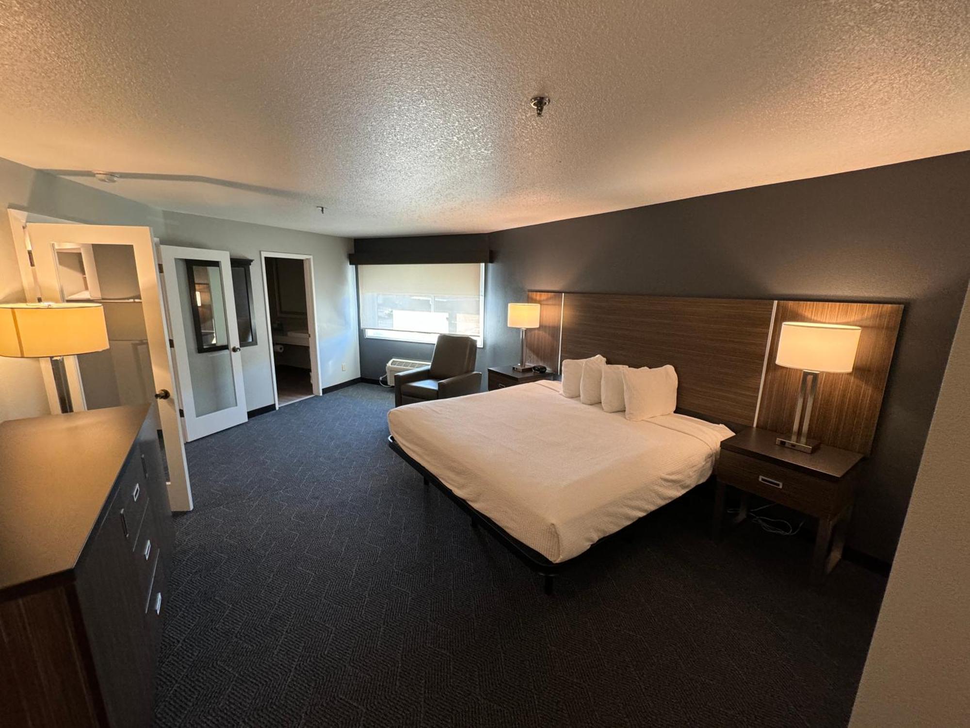King Room - Non-Smoking