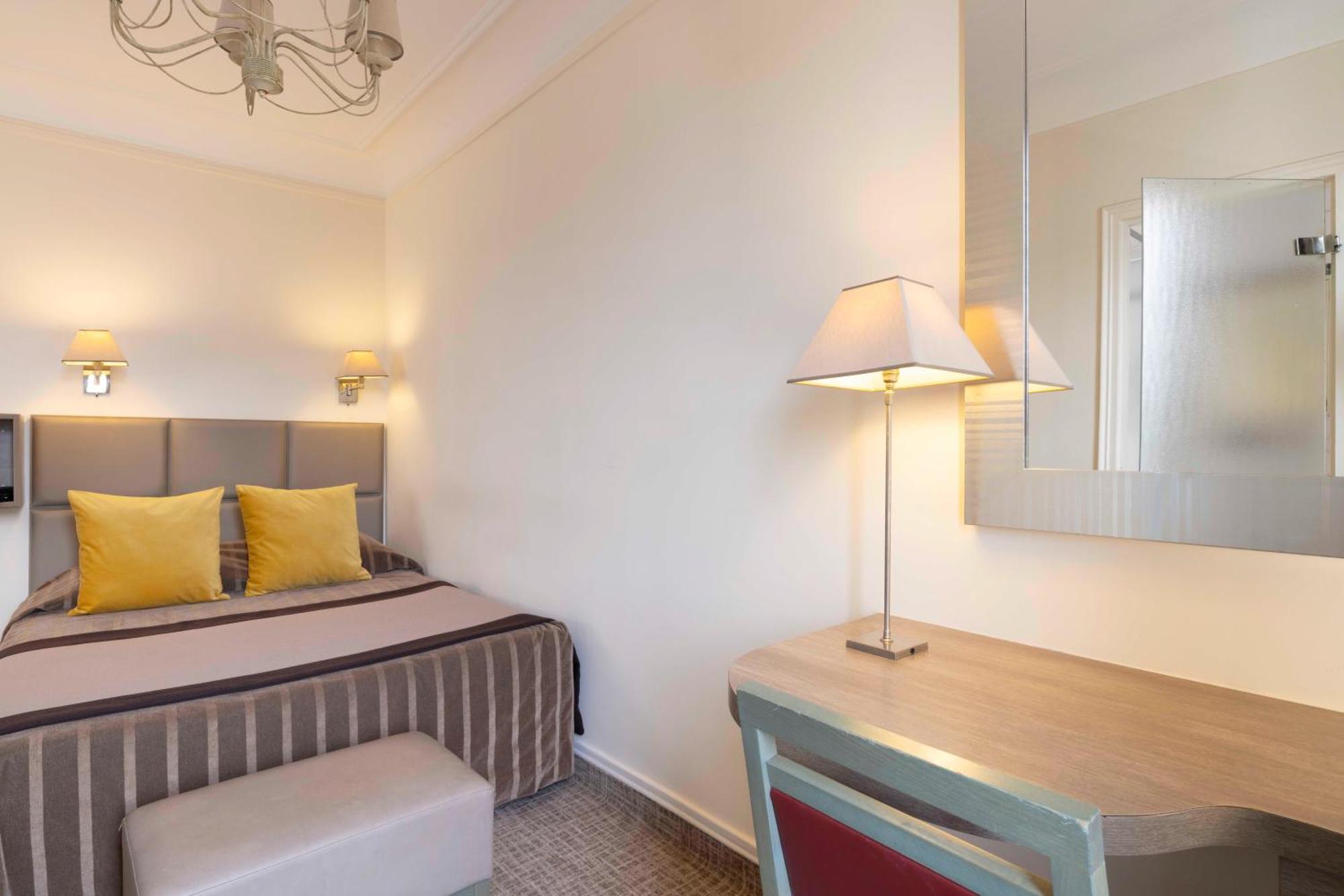 Quarto Duplo