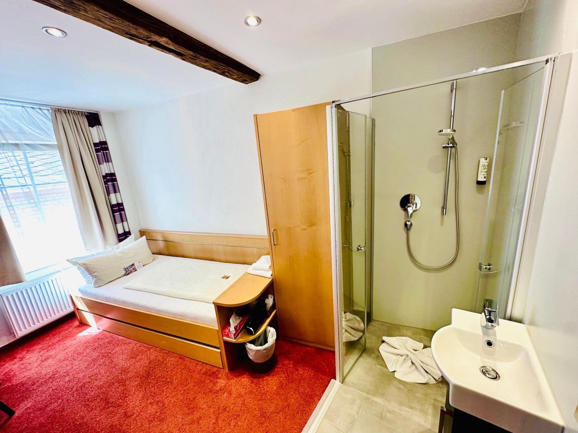 Single Room with Shared Toilet,1602947937:JPEG