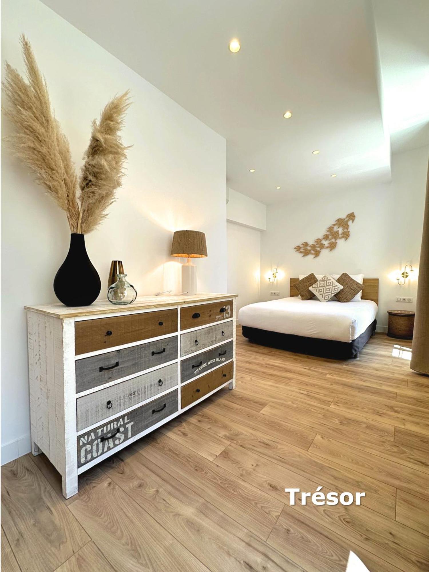 One-Bedroom Deluxe Apartment,1602971834:JPEG
