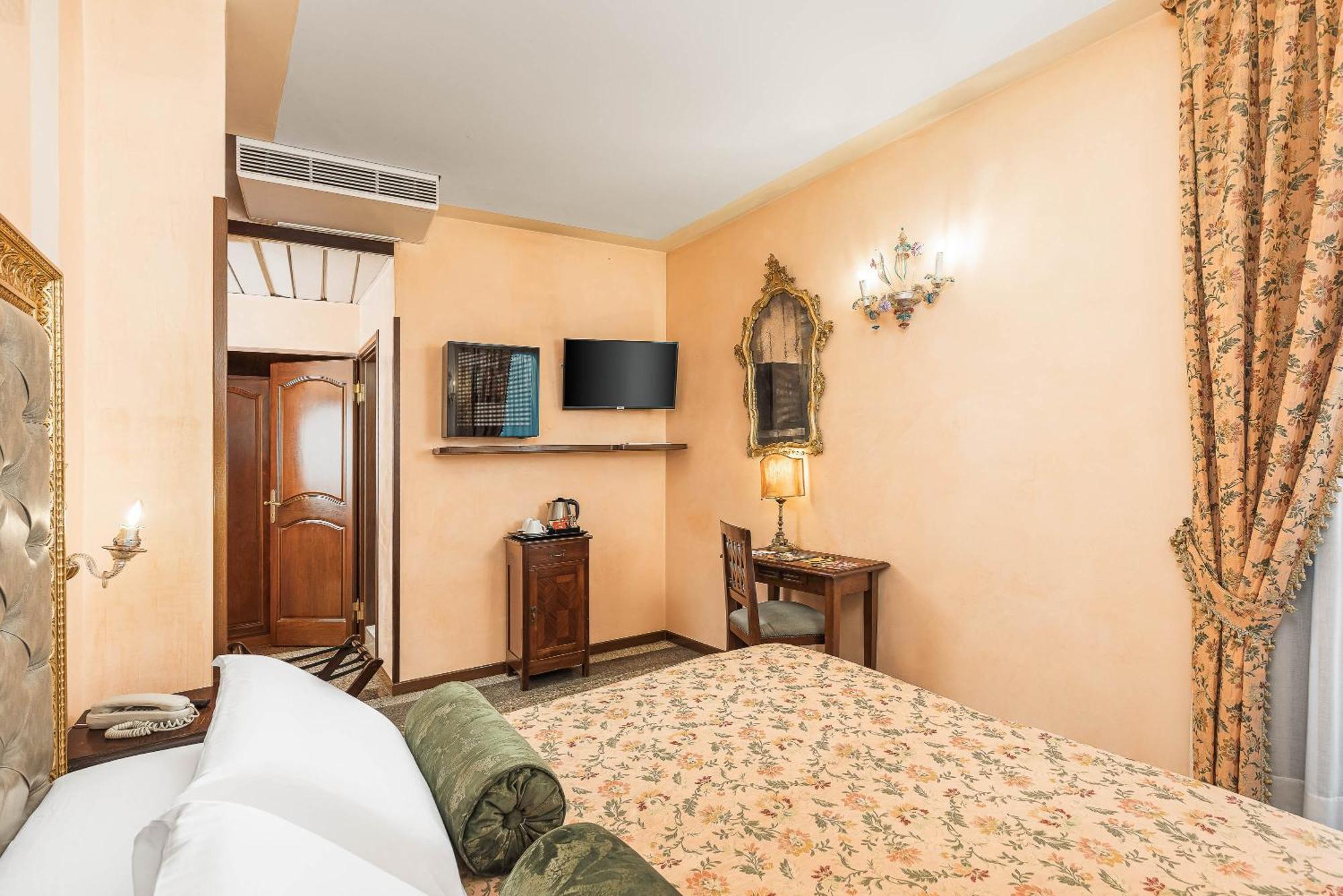 Quarto Triplo Clássico