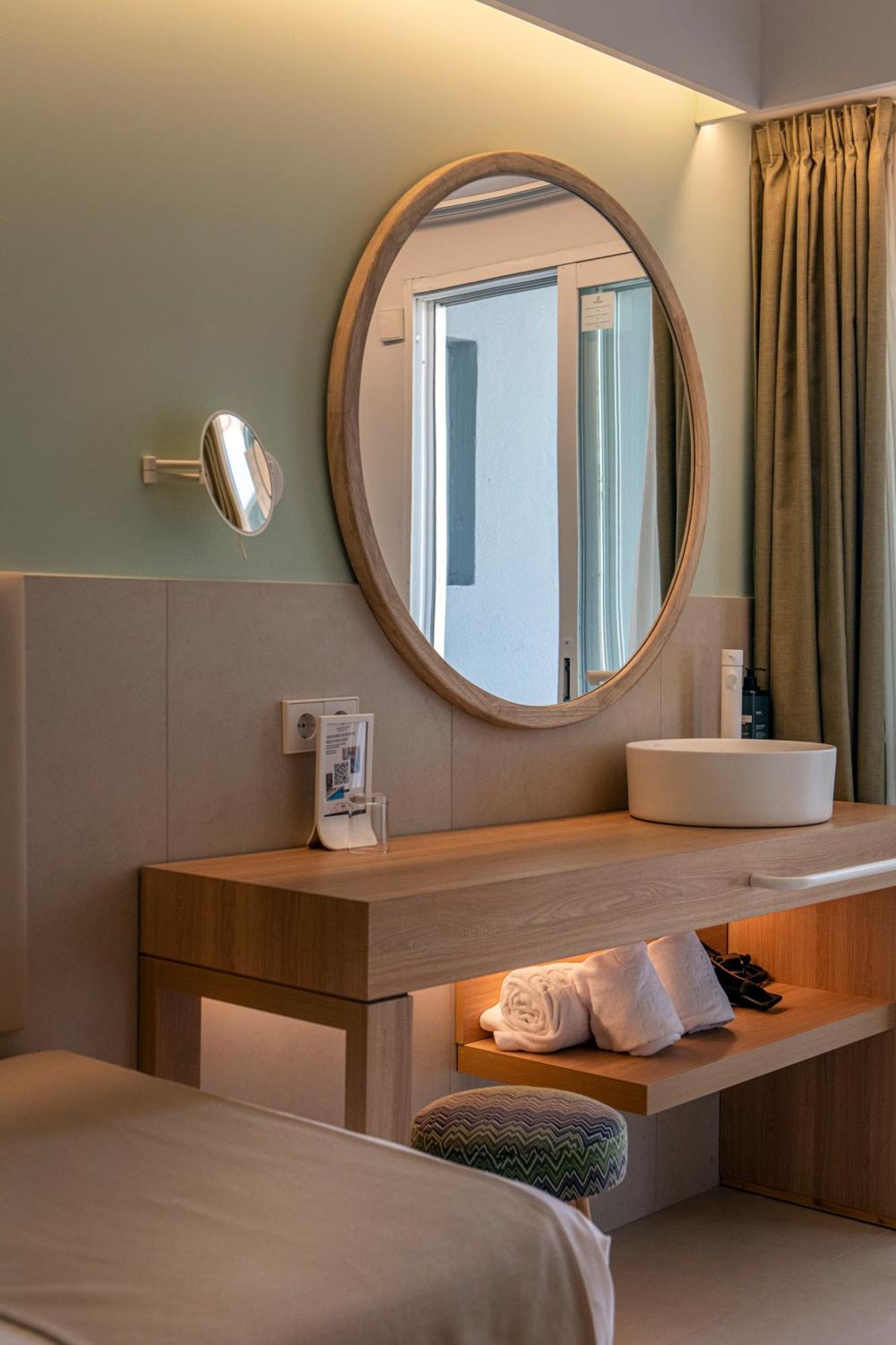 Single Room,1604076136:JPEG