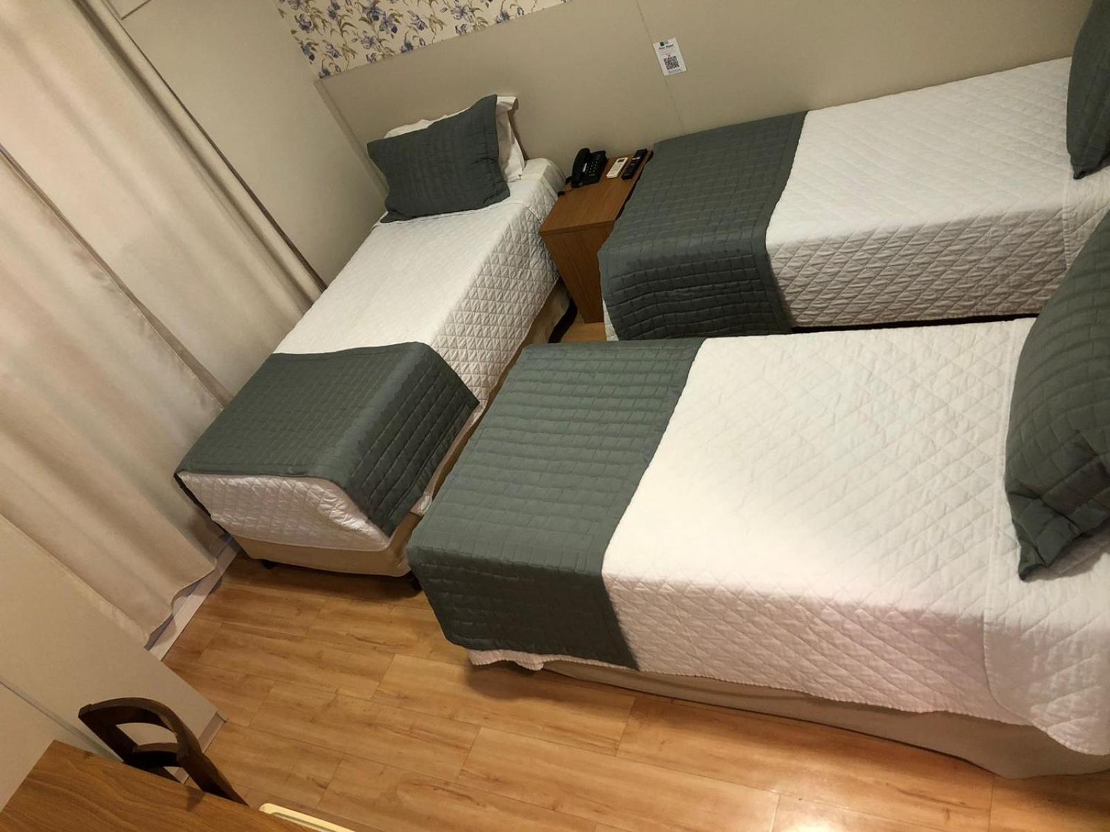 Quarto Superior com 2 Camas de Solteiro